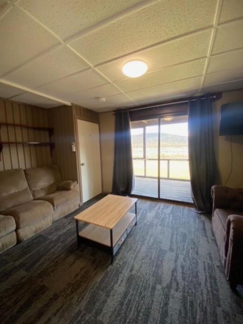 Two-Bedroom Apartment with Lake View photo 2