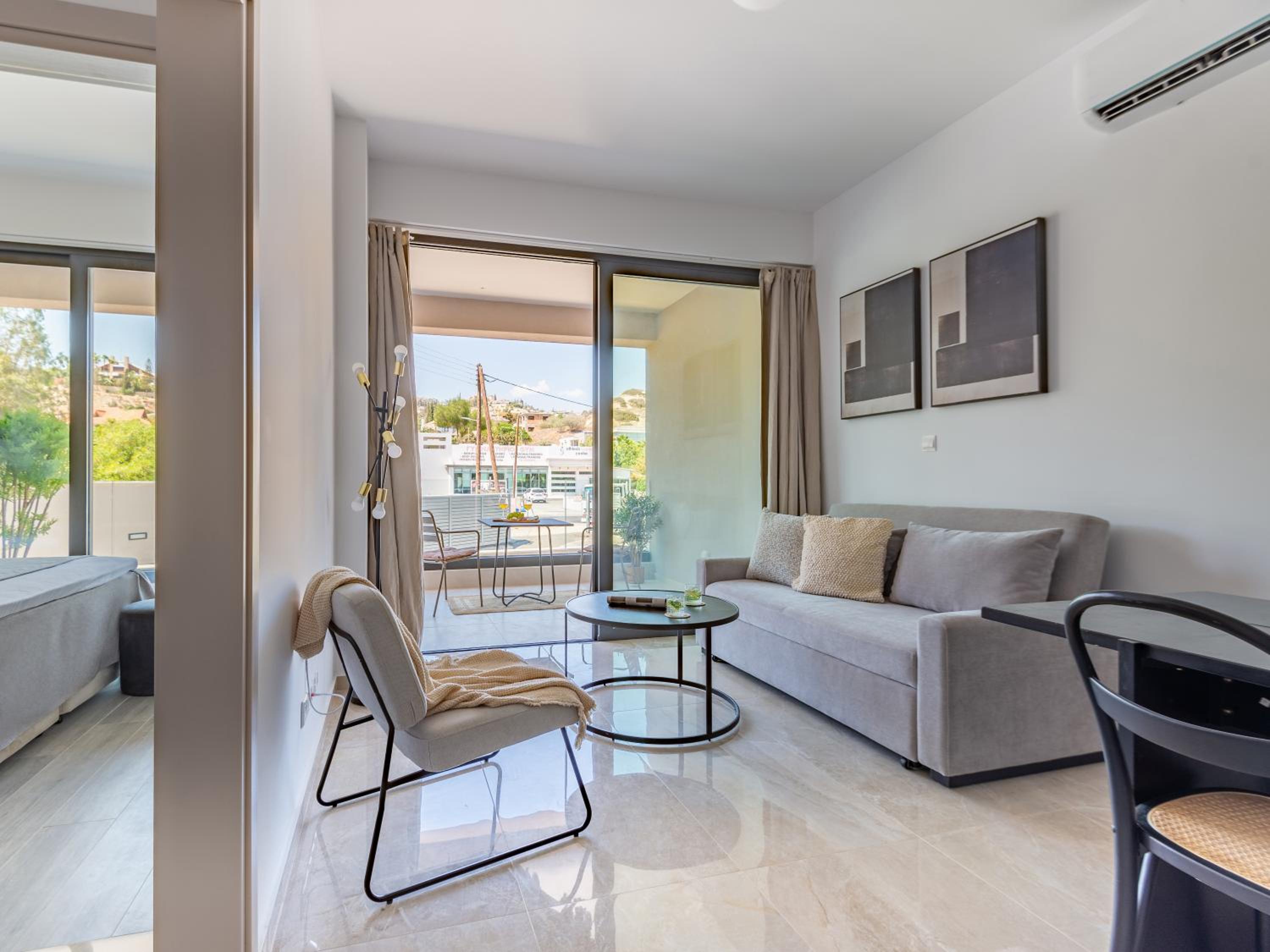 Two-Bedroom Apartment With Balcony photo 2