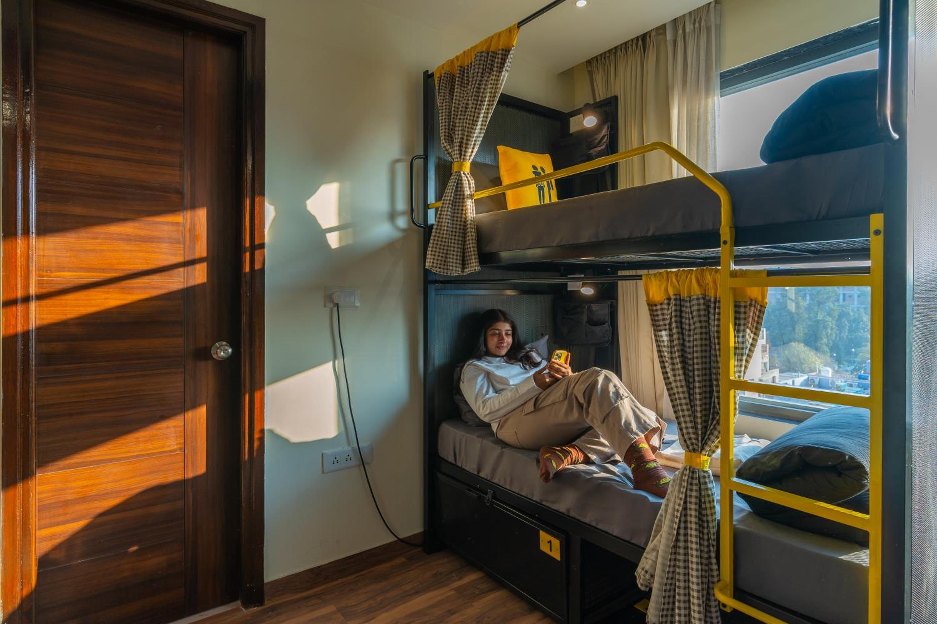 Bed in 6-Bed Female Dormitory Room photo 3