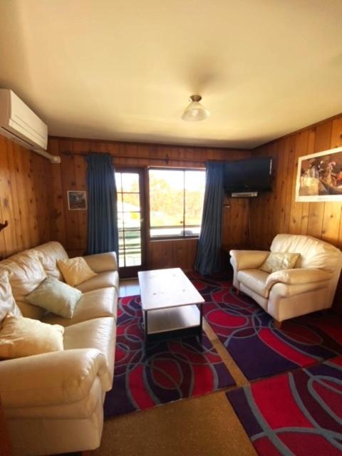 Two-Bedroom Apartment with Balcony and Sea View photo 1