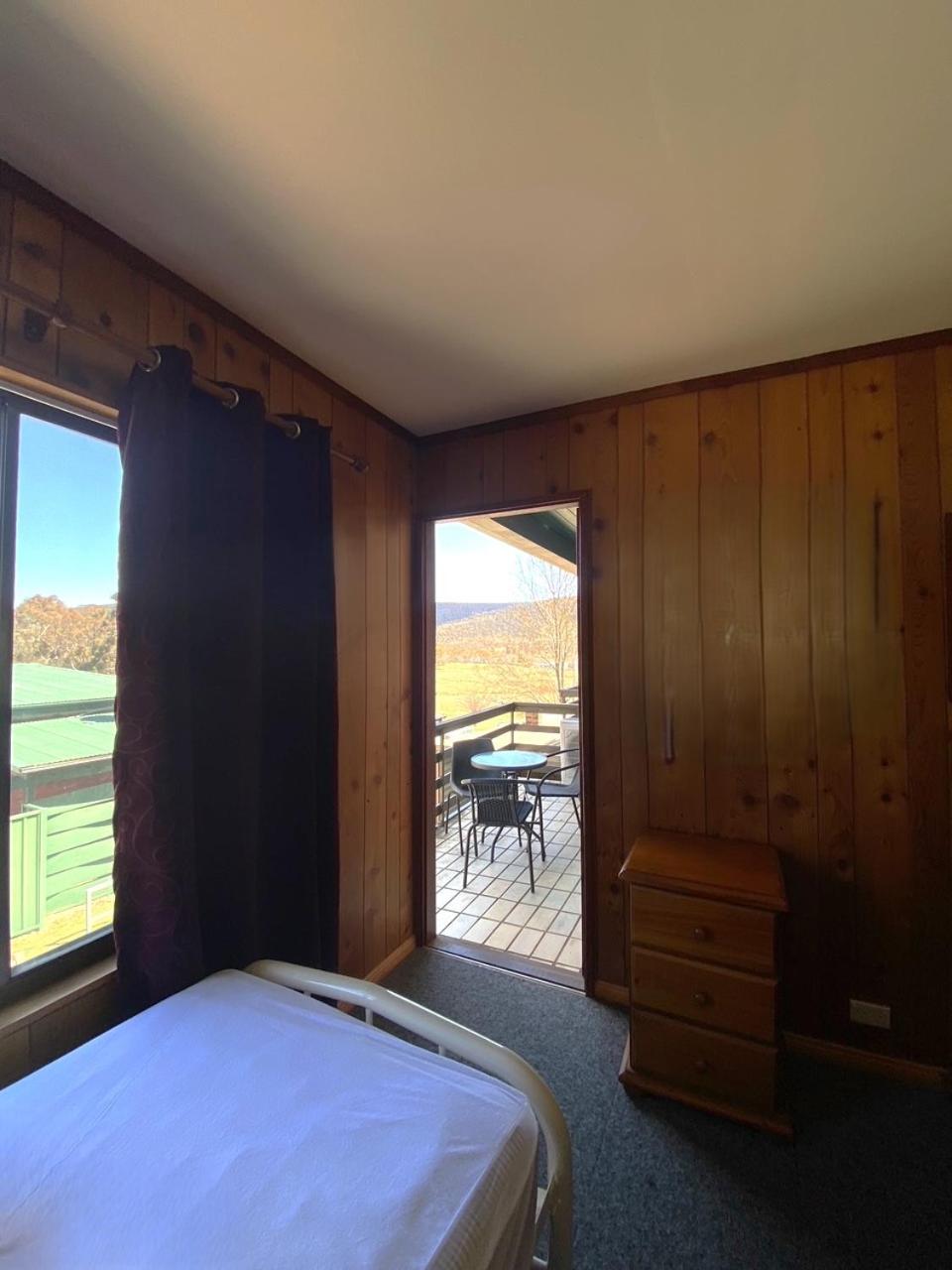 Two-Bedroom Apartment with Balcony photo 3