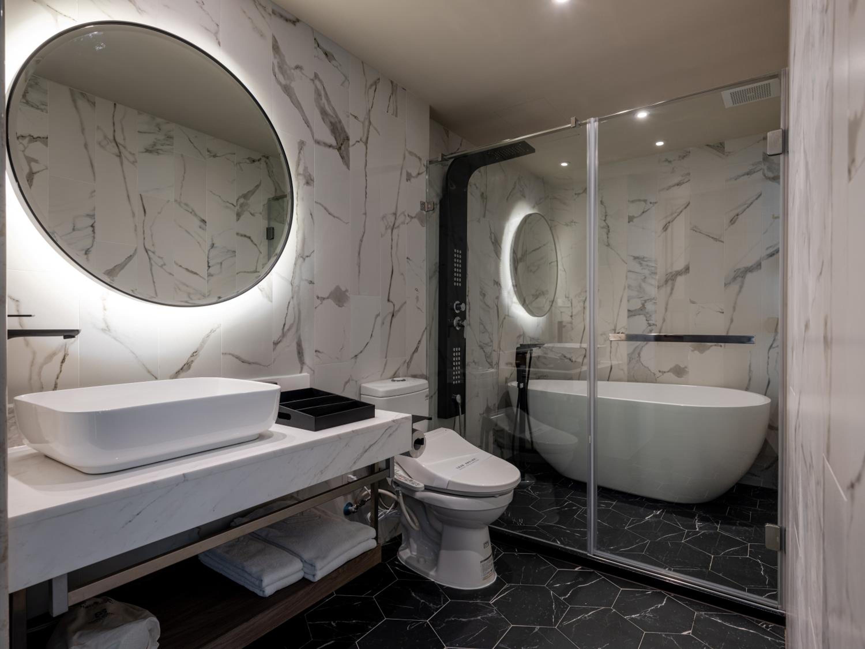 Grand Executive Suite - Photo 10