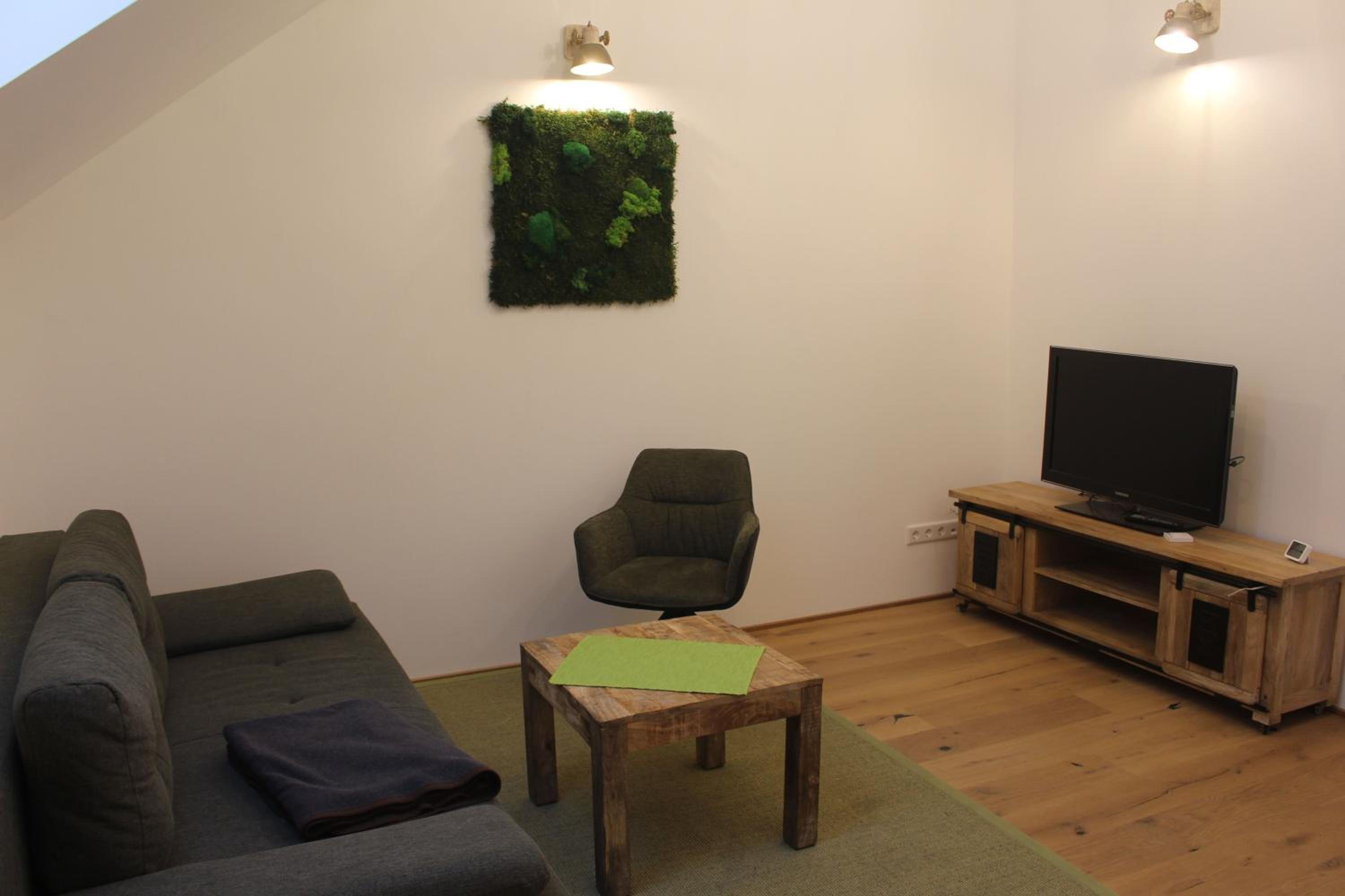 One-Bedroom Apartment with Terrace photo 1