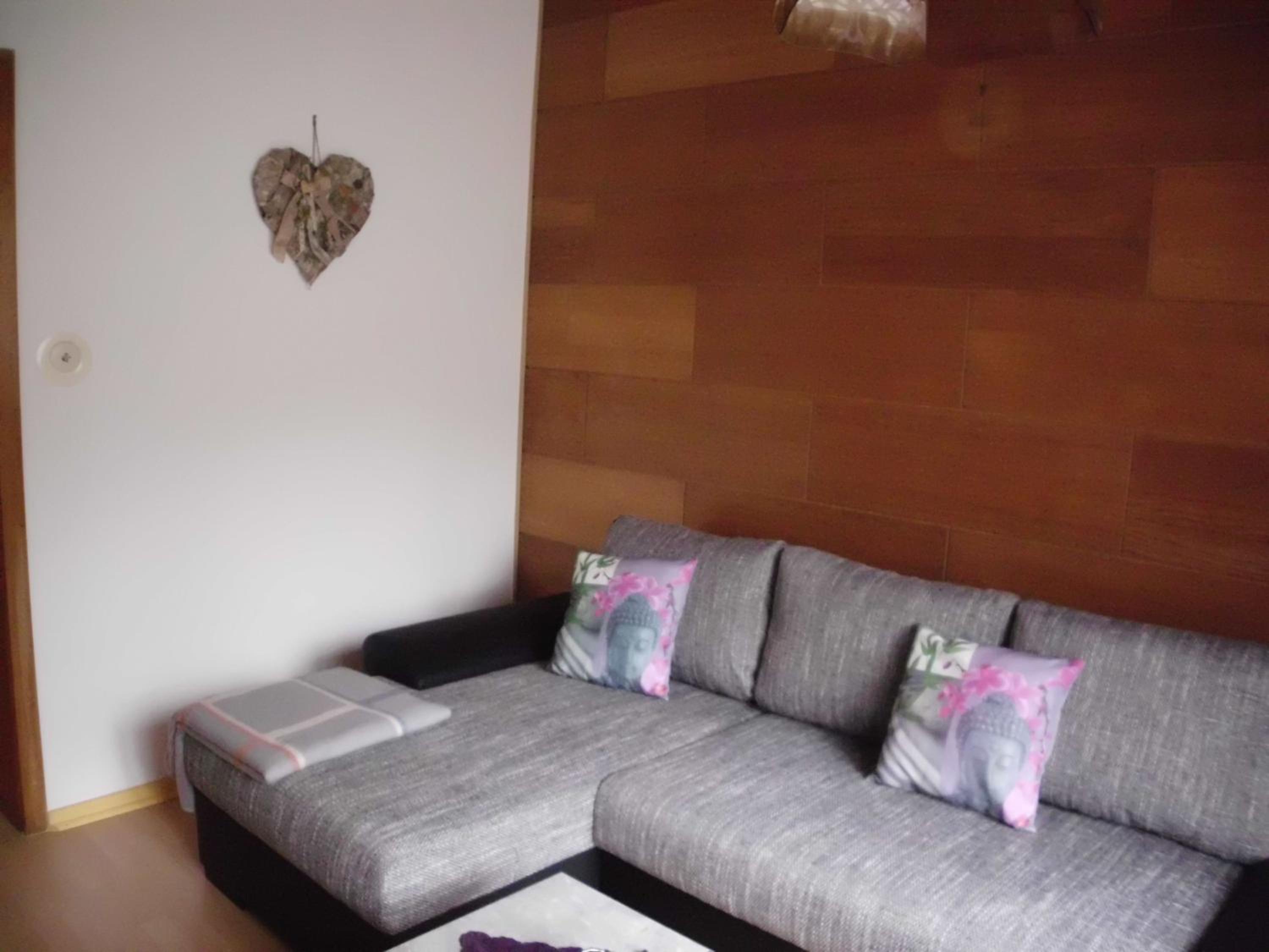 One-Bedroom Apartment with Shower photo 1