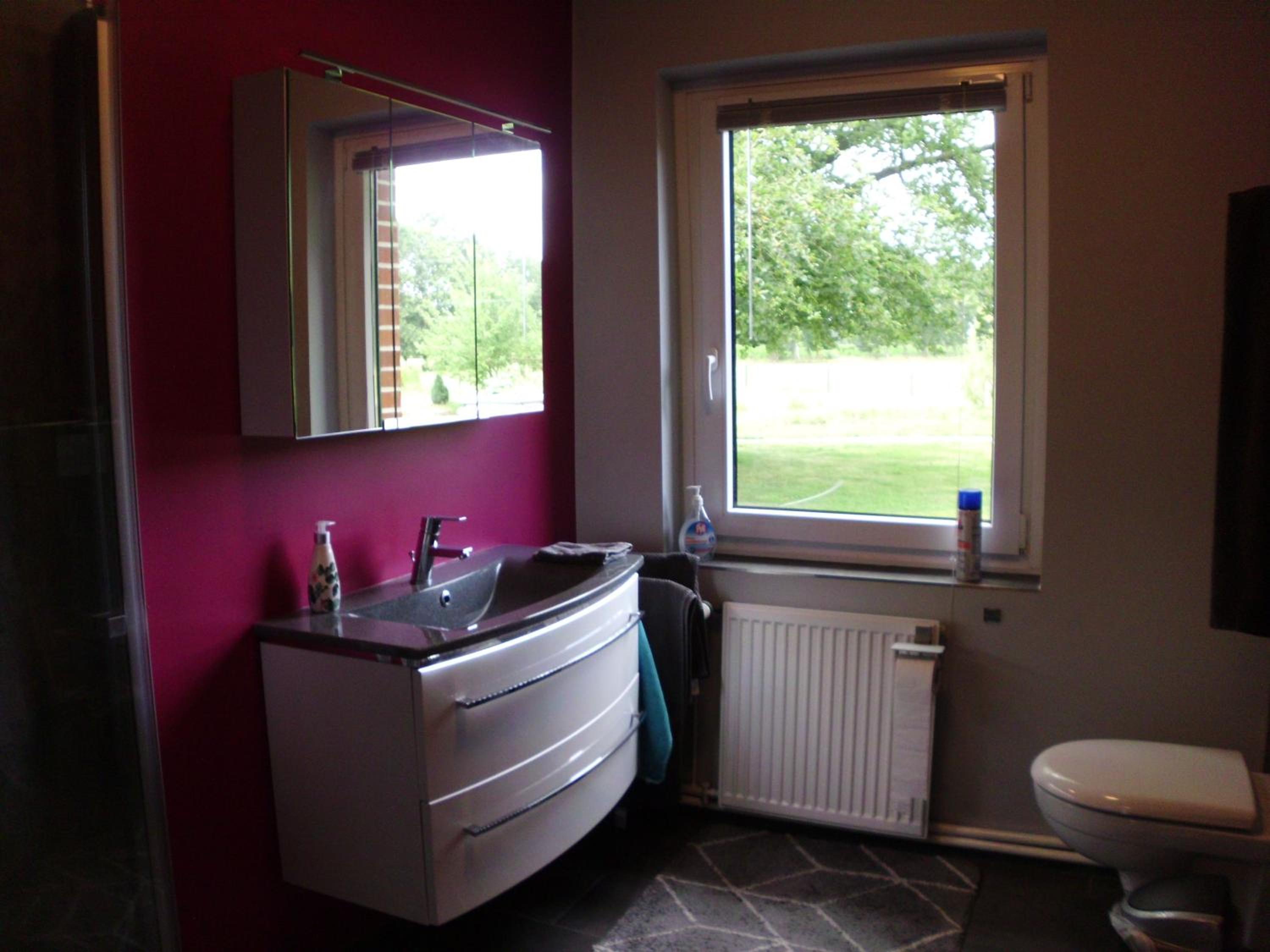 Two-Bedroom Apartment with Shower  photo 2