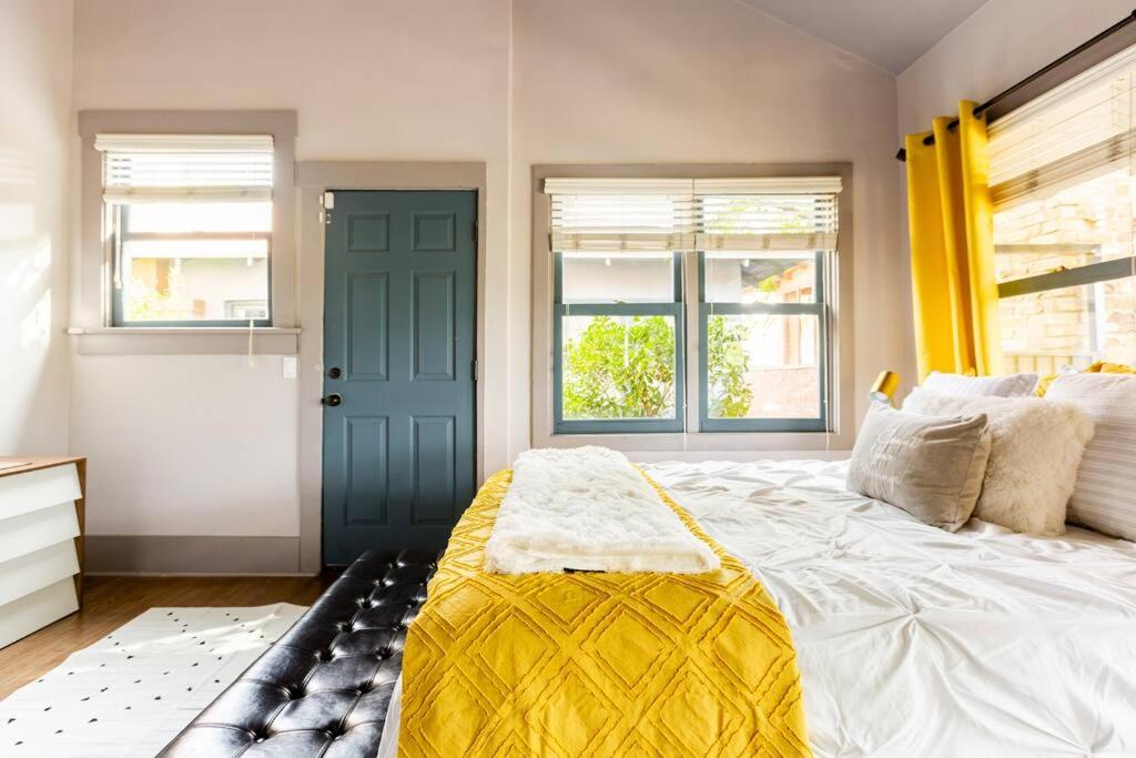 Two-Bedroom House photo 3