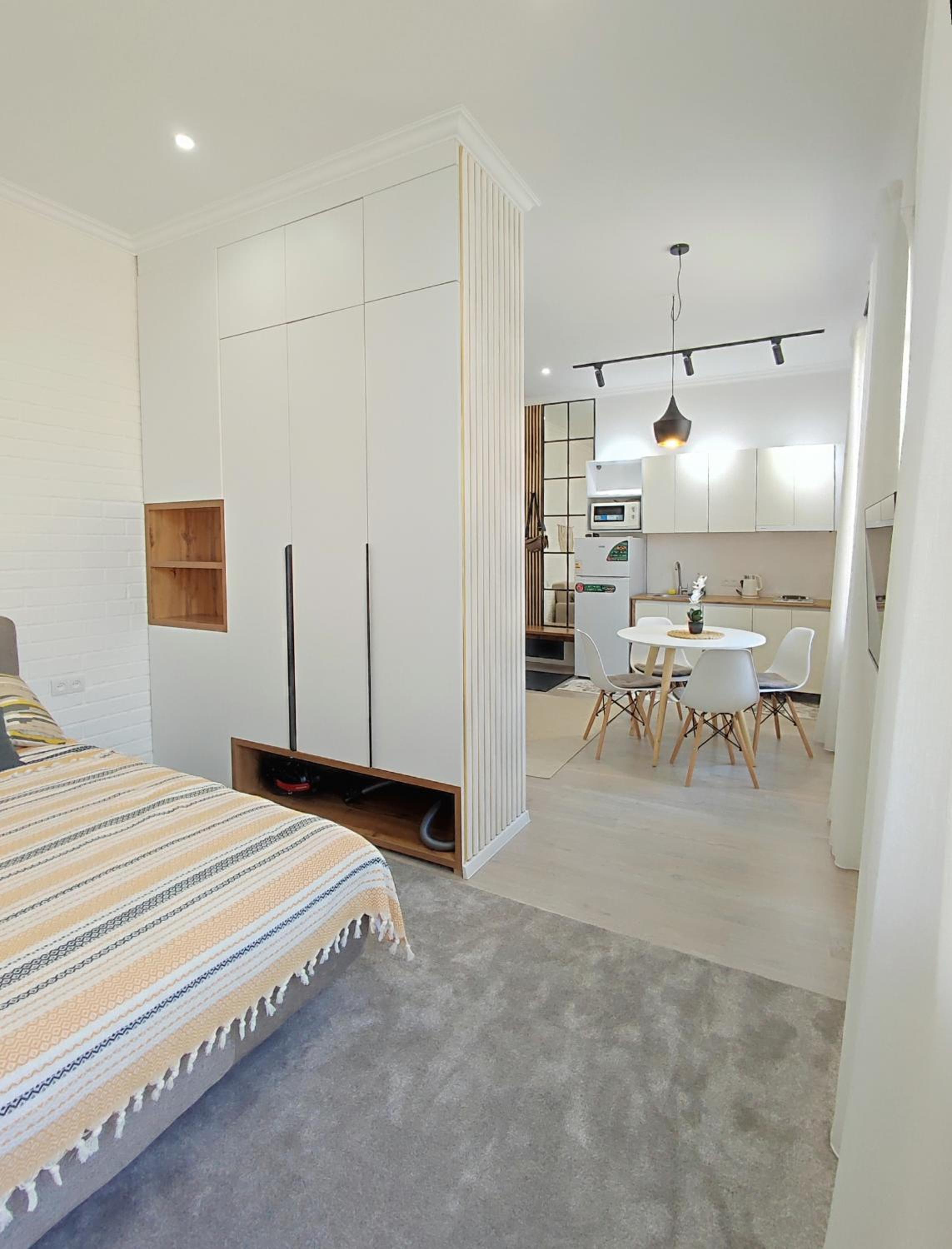 One-Bedroom Apartment photo 1