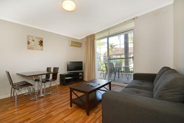 One-Bedroom Family Apartment photo 1