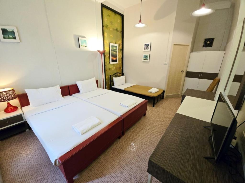 Deluxe Triple Room photo 2