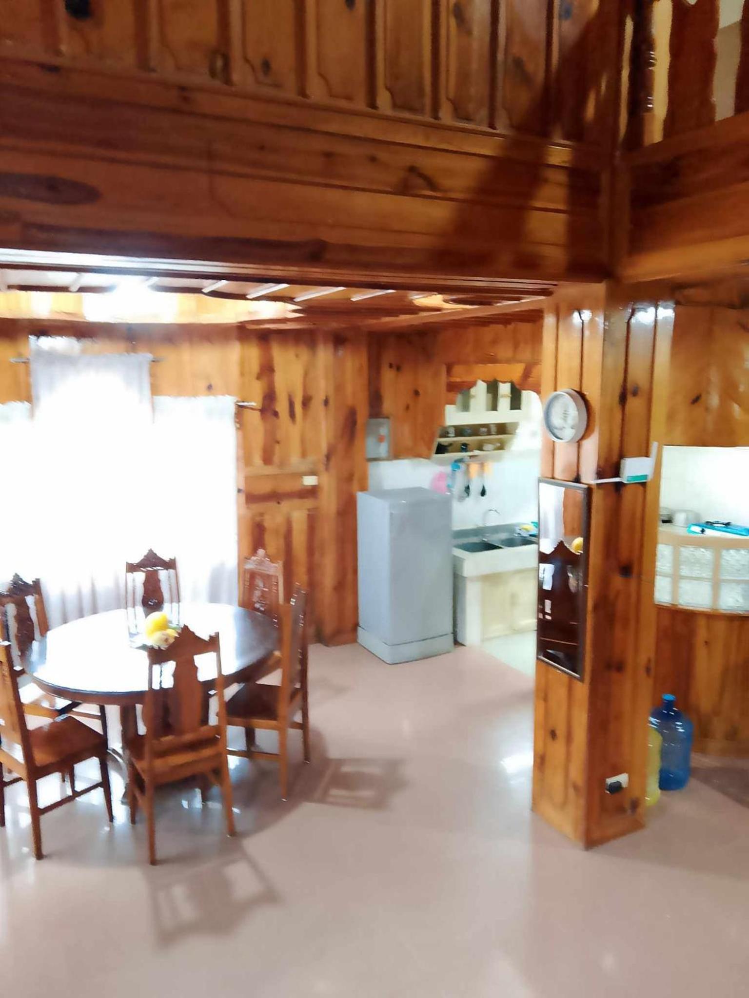 Five-Bedroom House photo 2