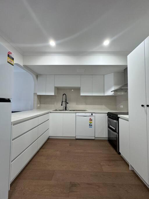 Three-Bedroom House photo 2