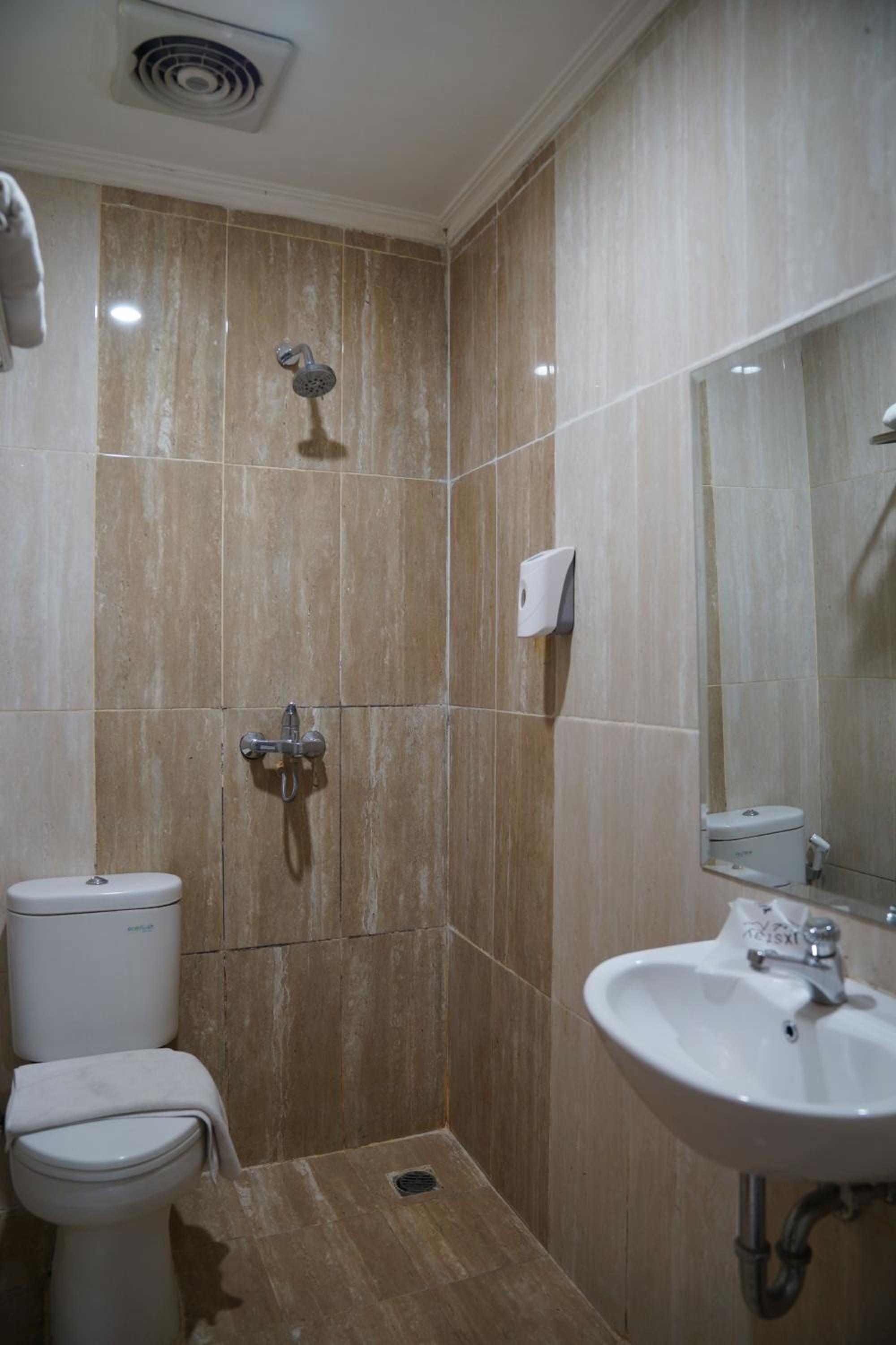 Standard Double Room - Photo 6