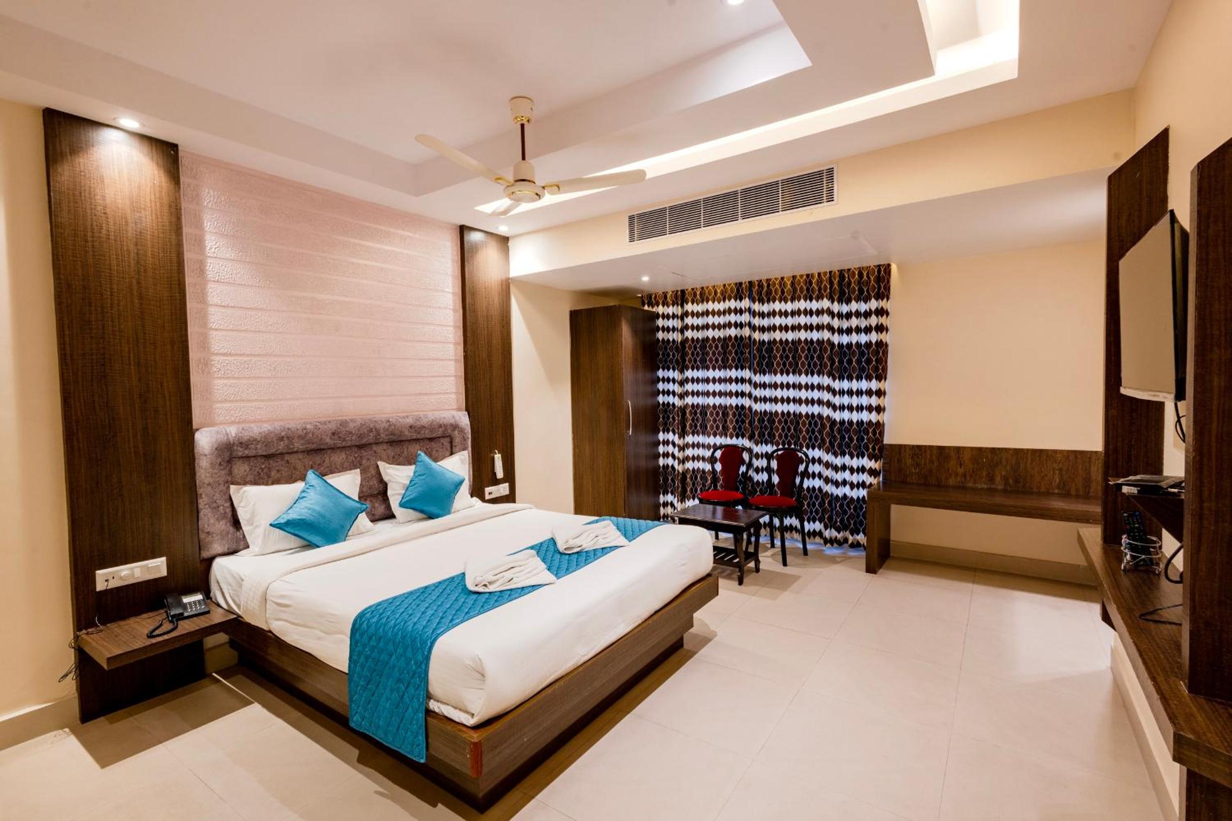 Standard Double Room - Photo 8