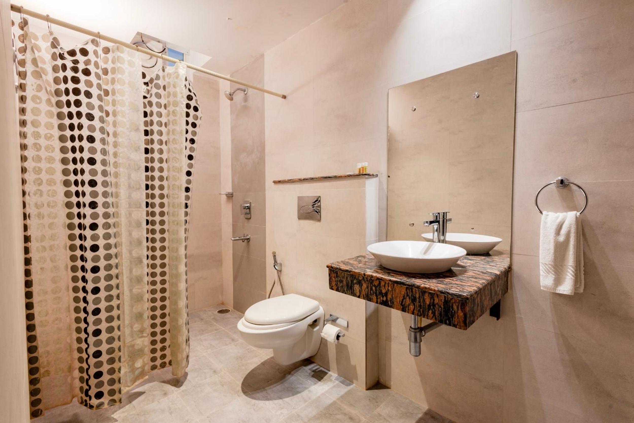 Standard Double Room - Photo 7