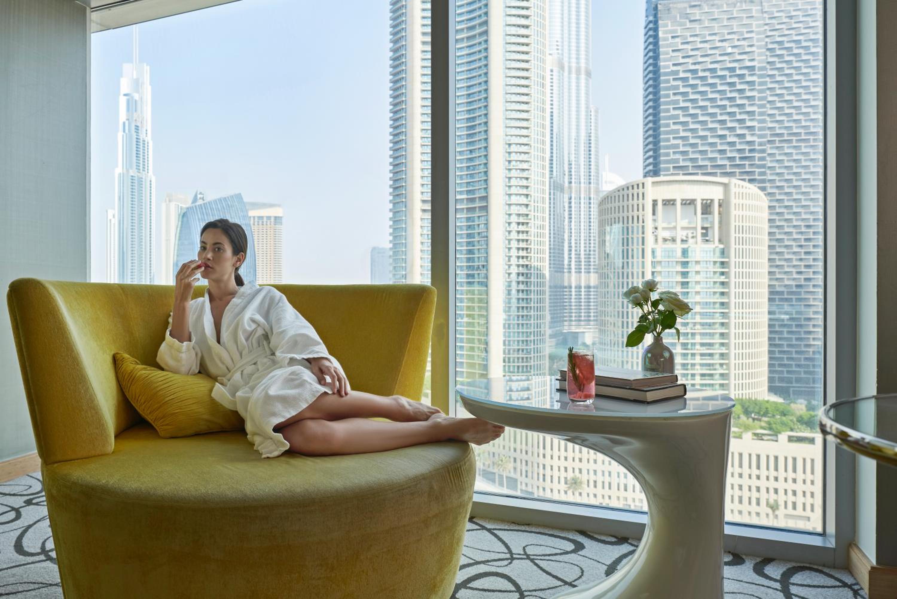 Luxury Studio Apartment with Burj Khalifa View - Photo 7