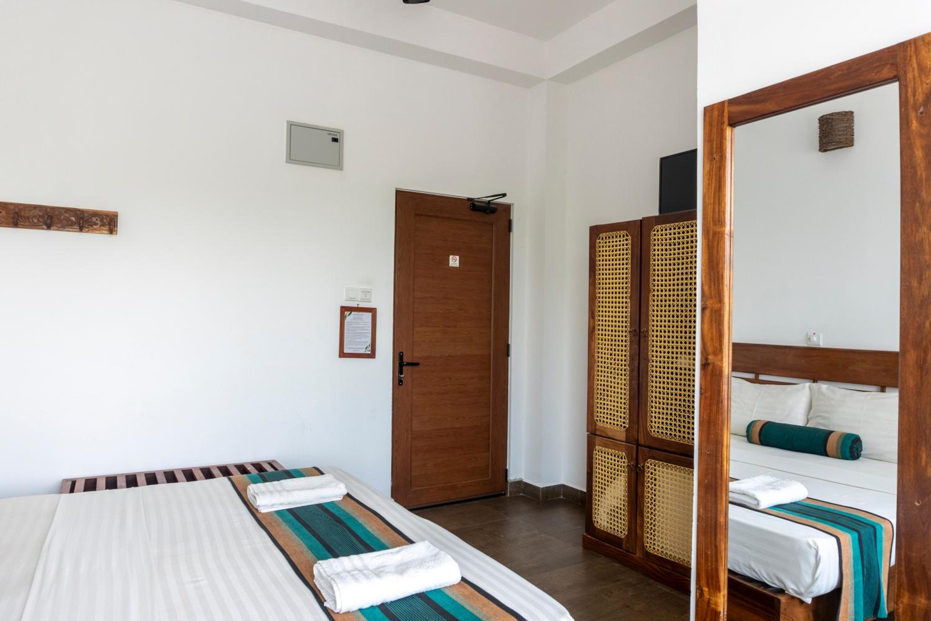 Budget Double Room photo 3