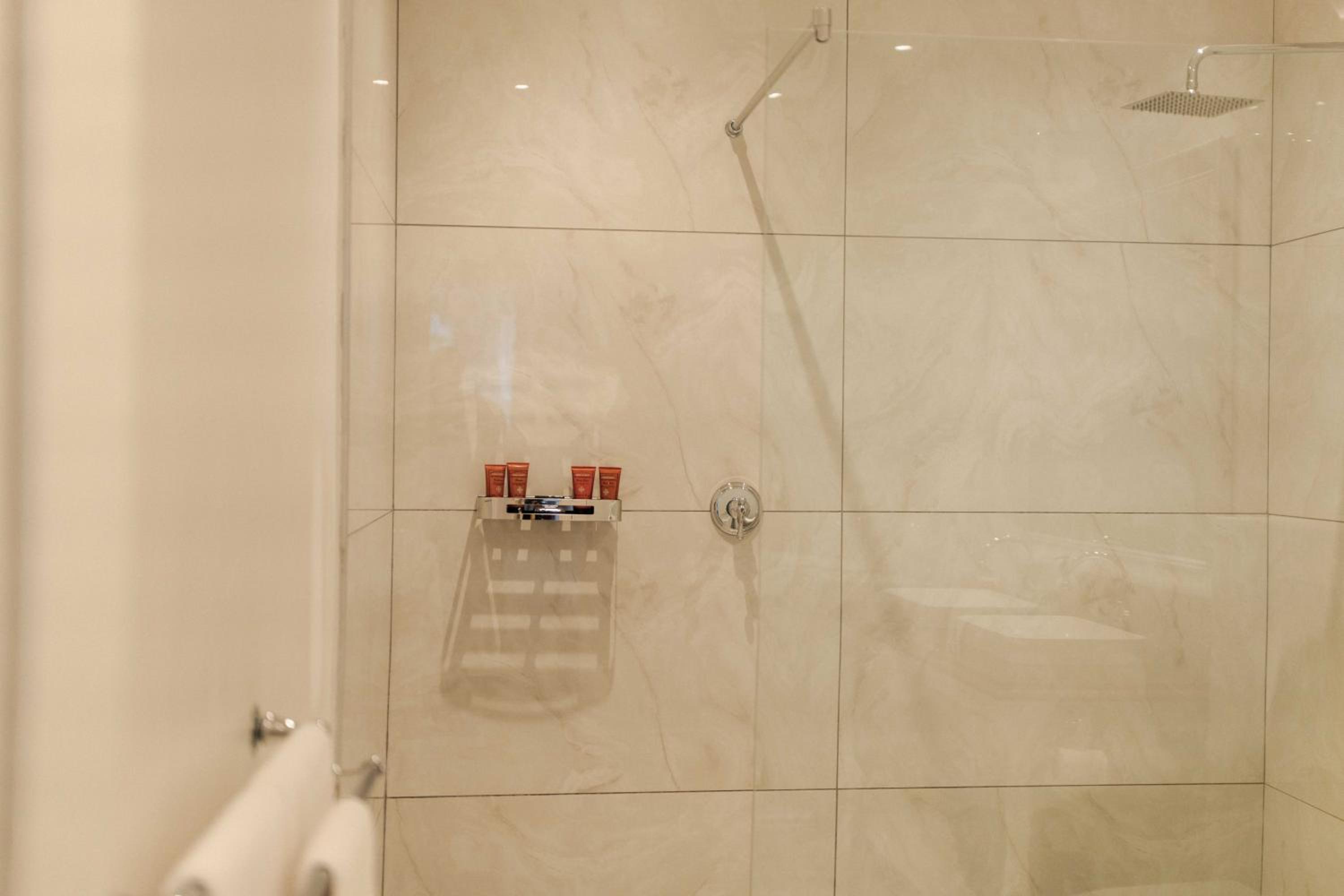 Luxury King Room 1 - Photo 4