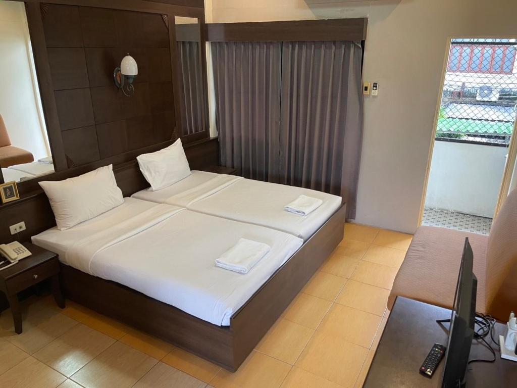 Deluxe Twin Room photo 1