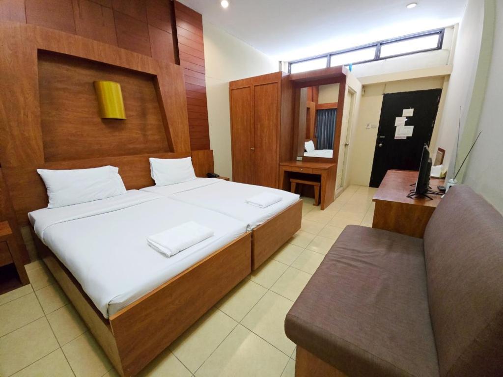Deluxe Twin Room photo 3