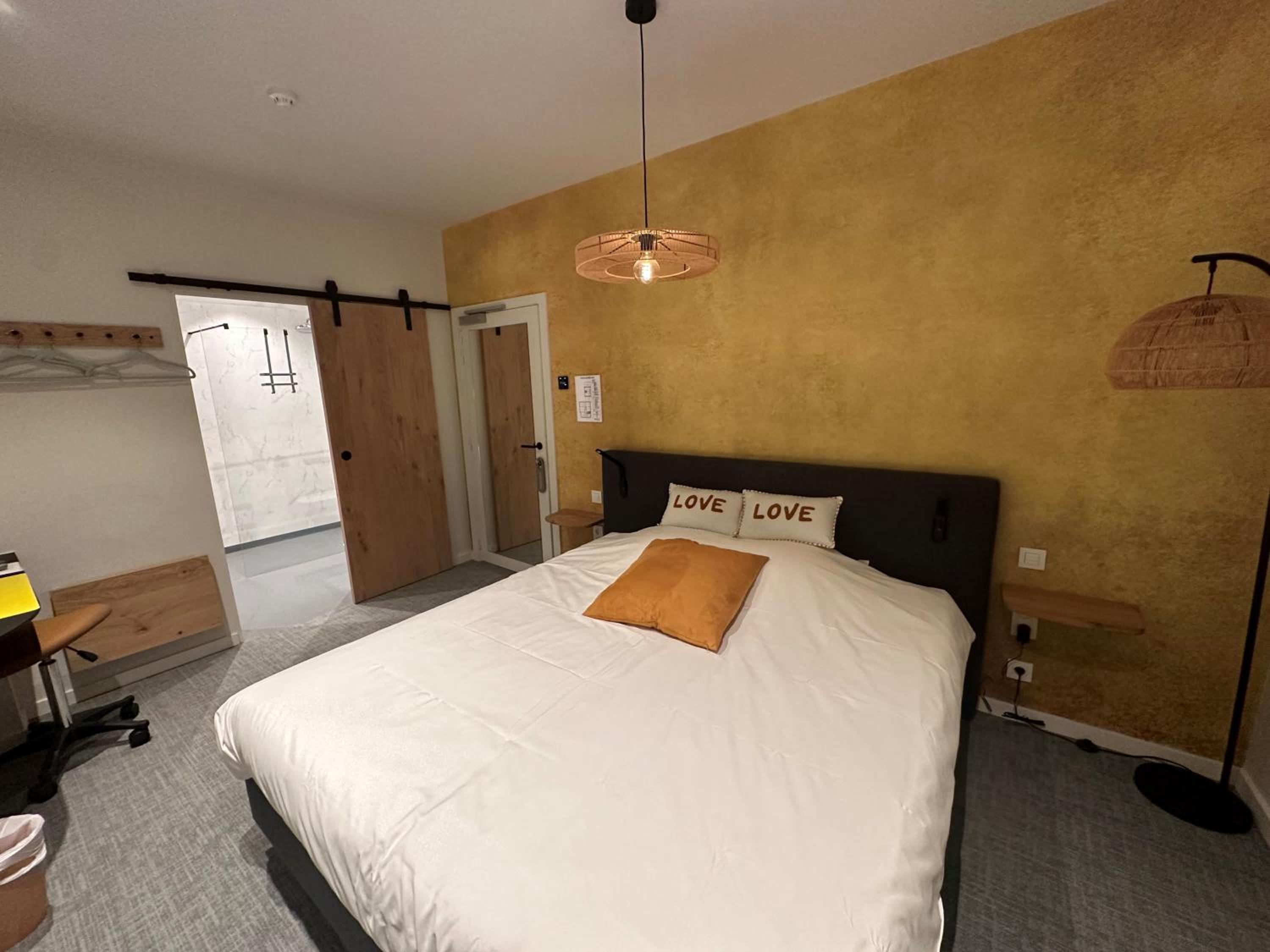 Double or Twin Room with Bathroom photo 1