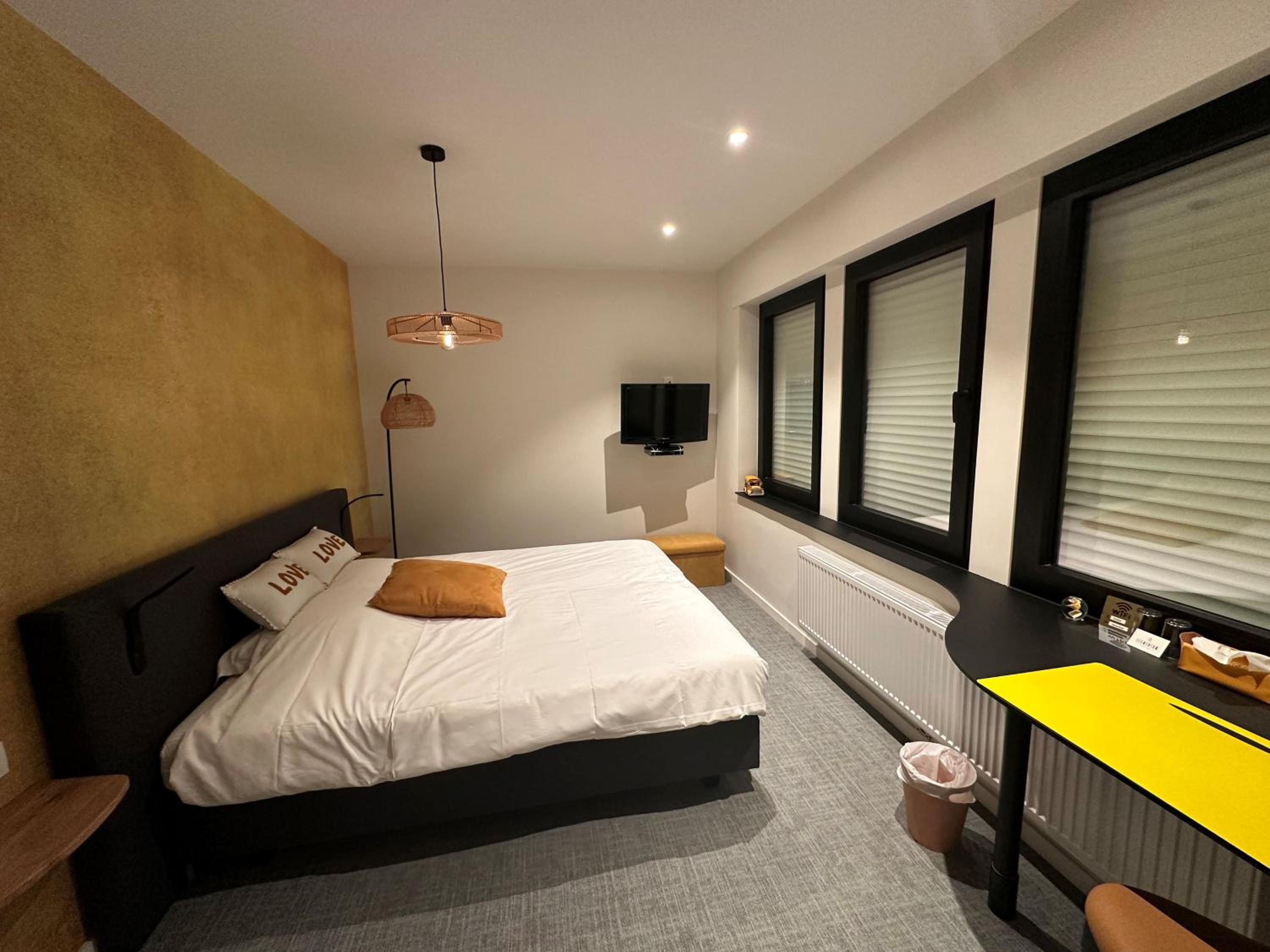 Double or Twin Room with Bathroom photo 2