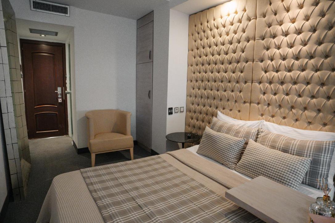 Standard Double Room - Photo 8