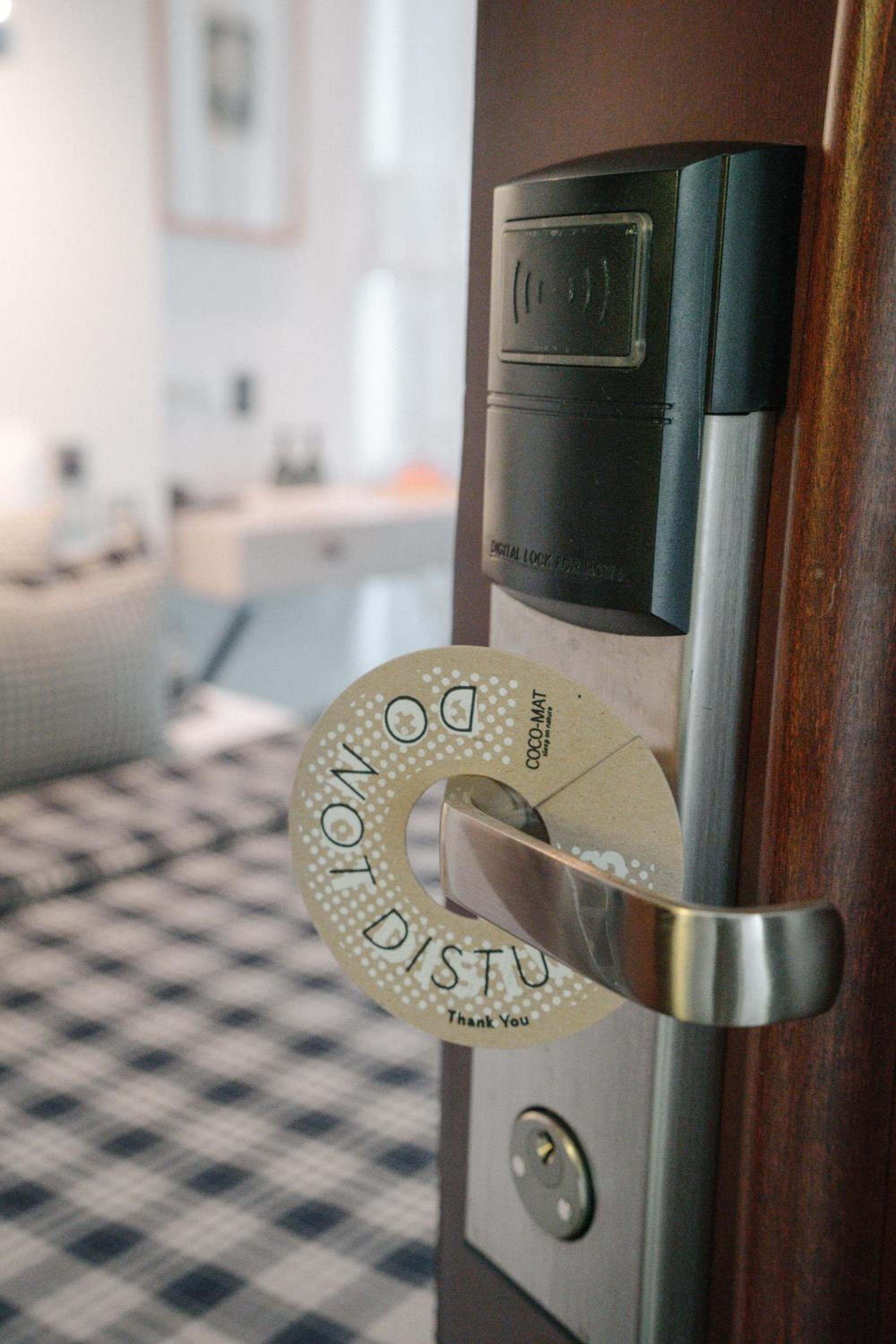 Deluxe Double Room with Balcony - Photo 3