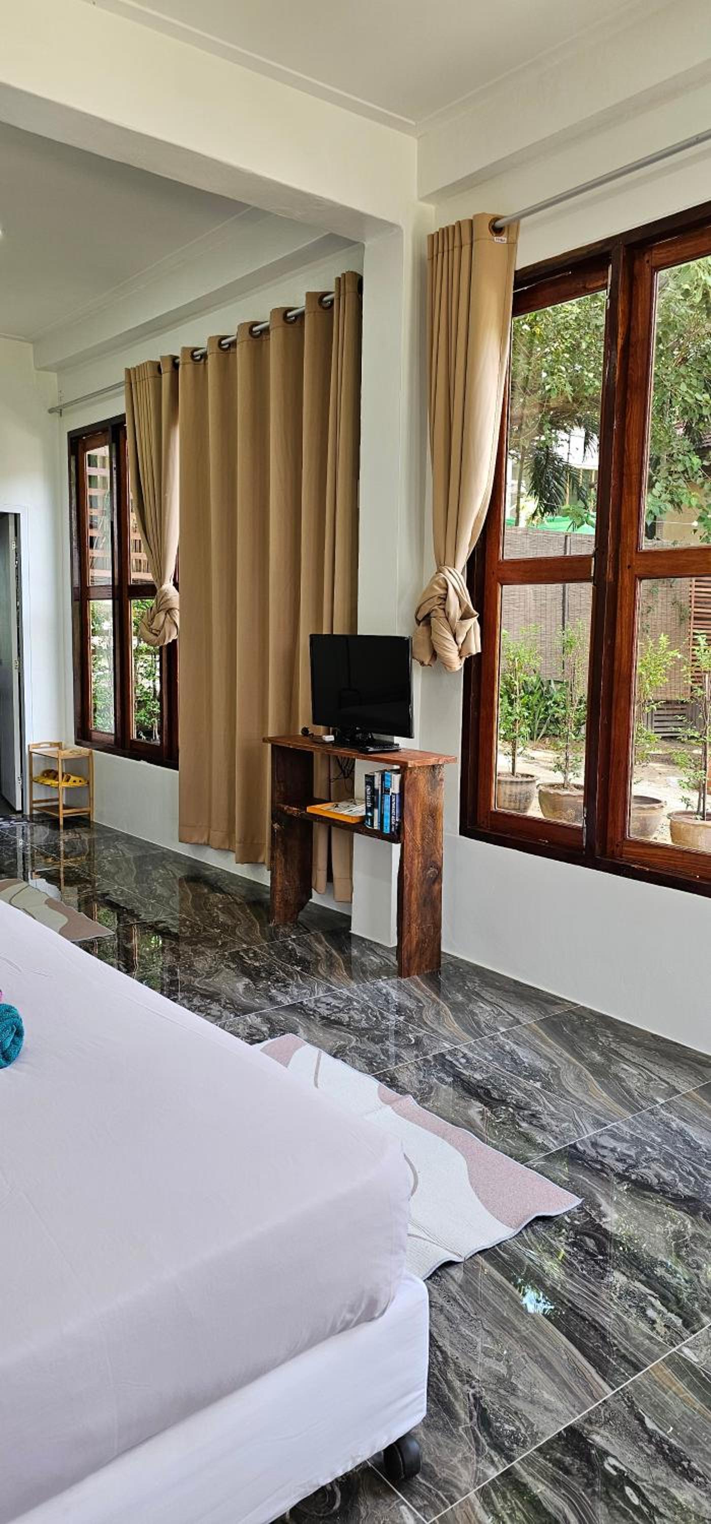 Standard Double or Twin Room with Sea View - Photo 13