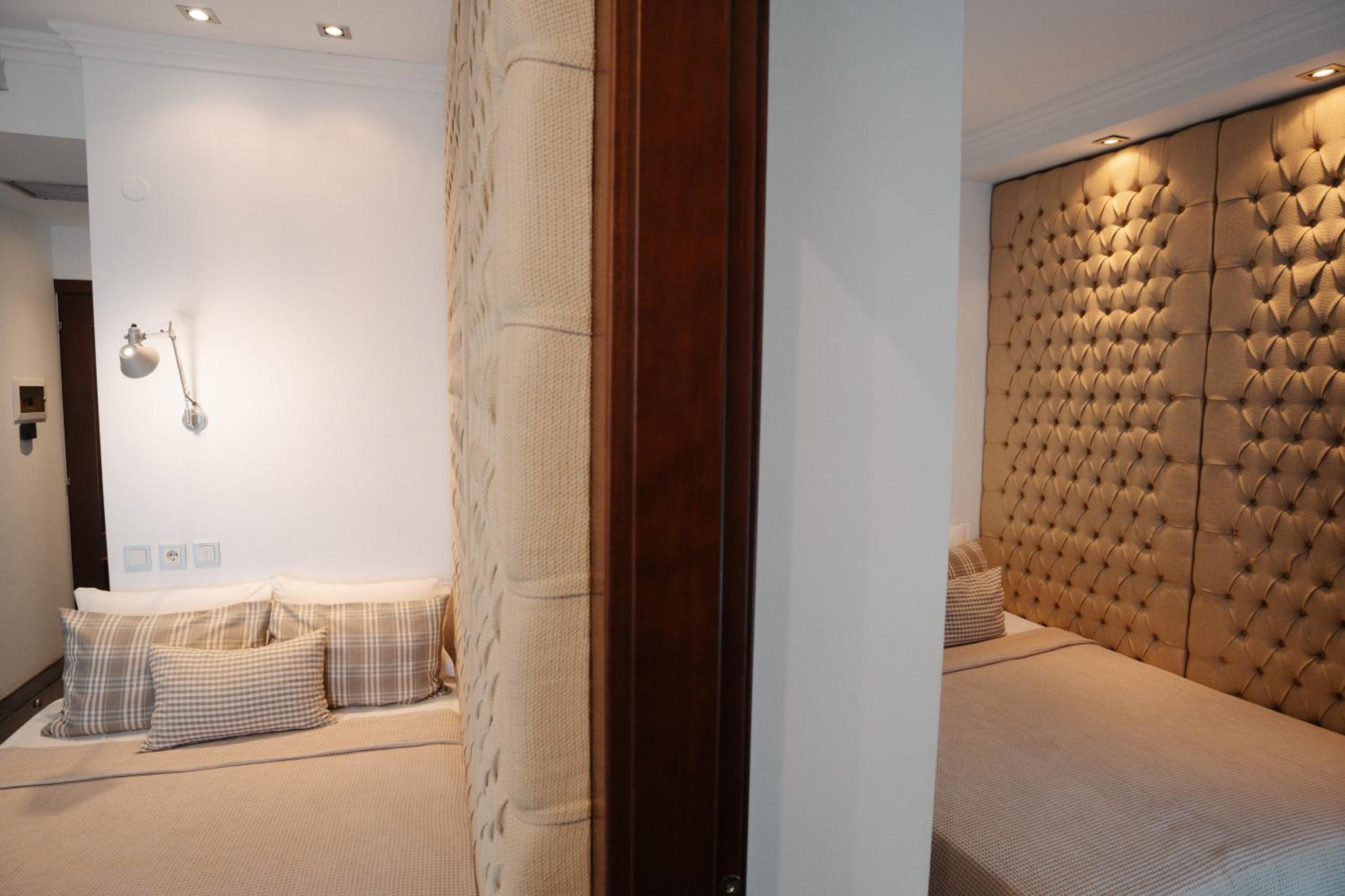 Family Room - Photo 2