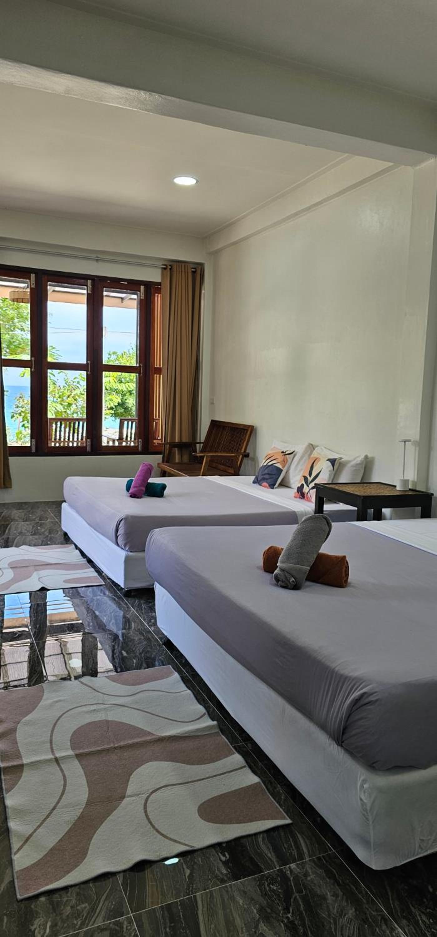 Standard Double or Twin Room with Sea View - Photo 10