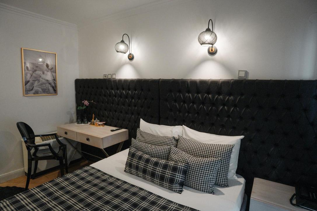 Budget Double Room - Photo 7