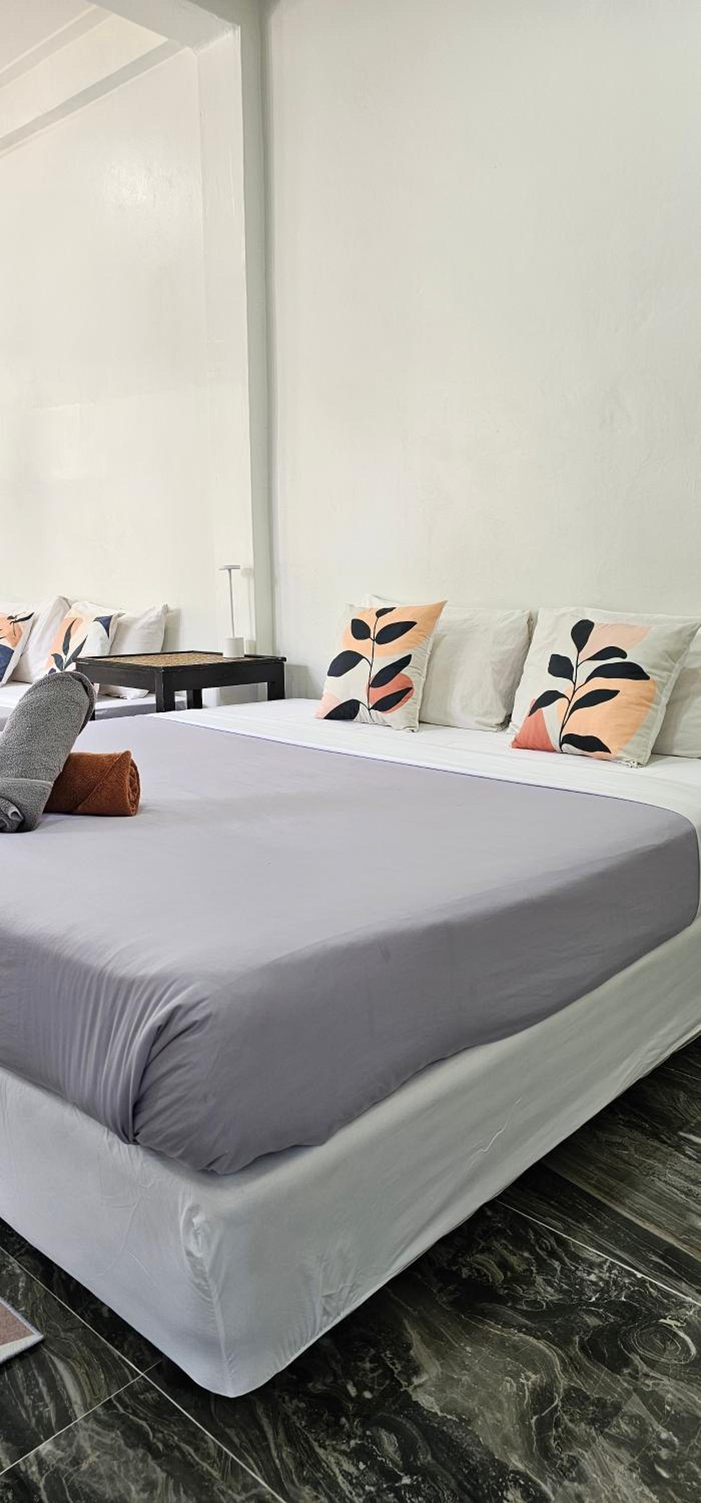 Standard Double or Twin Room with Sea View - Photo 9