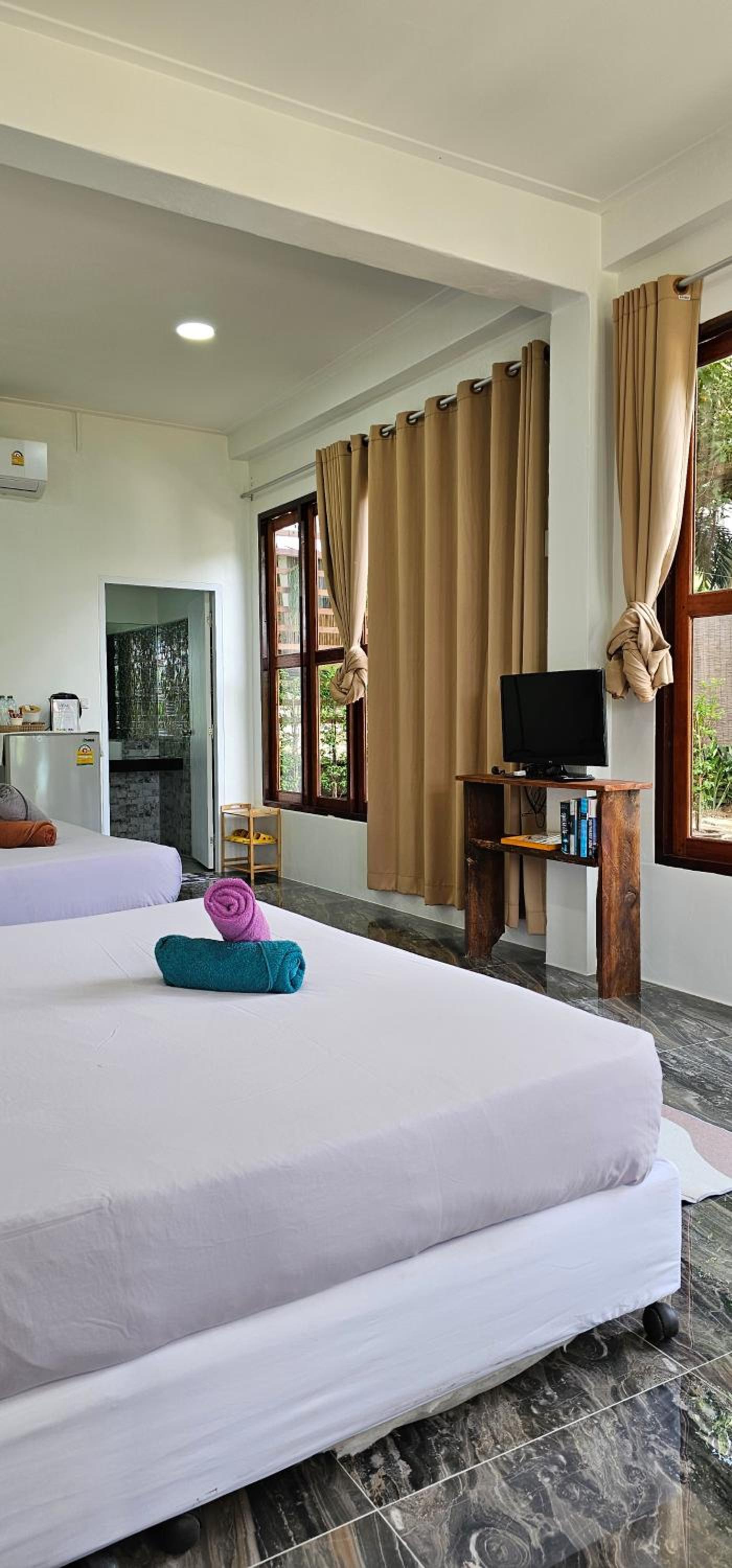 Standard Double or Twin Room with Sea View - Photo 12