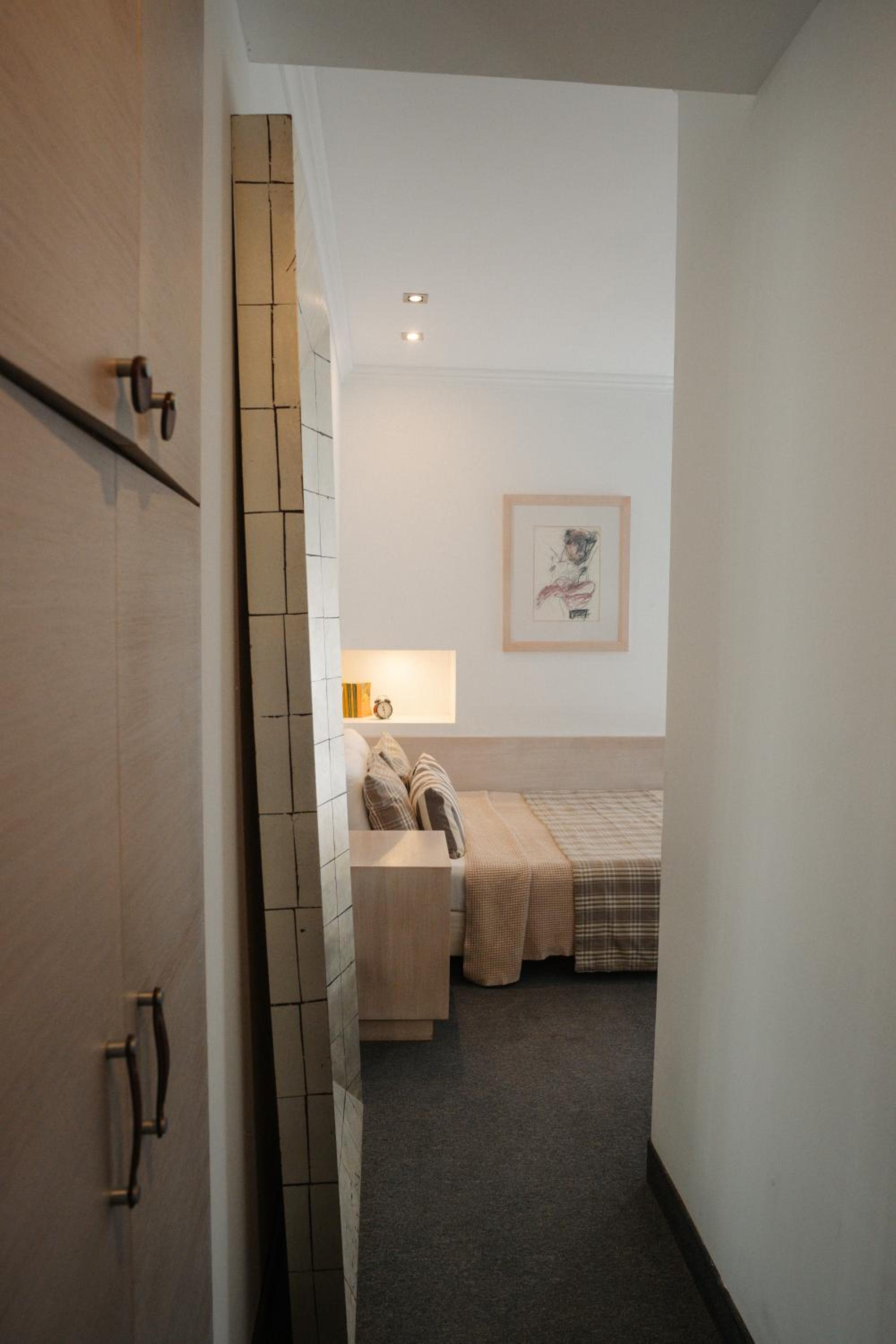 Small Double Room - Photo 5