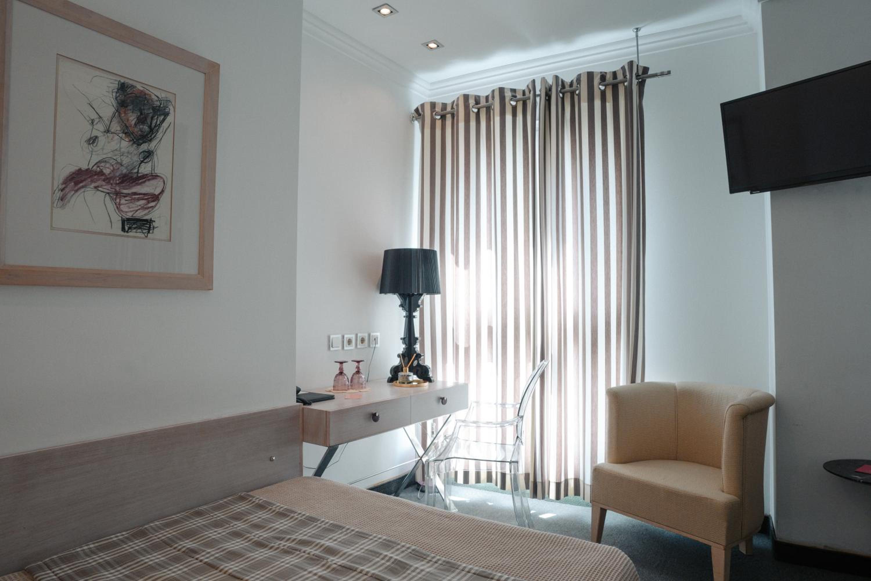 Small Double Room - Photo 8