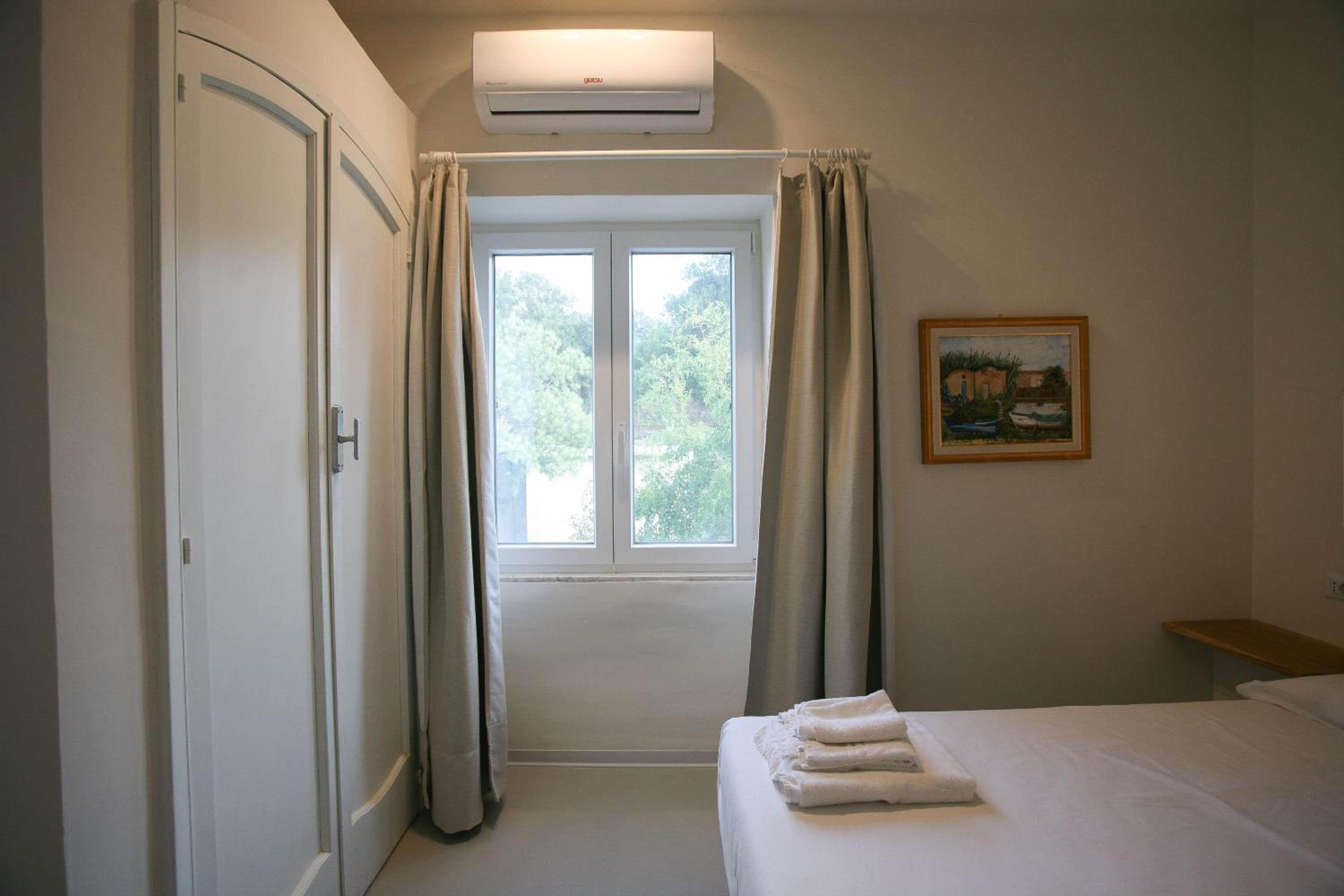 Three-Bedroom Apartment with Sea View photo 2
