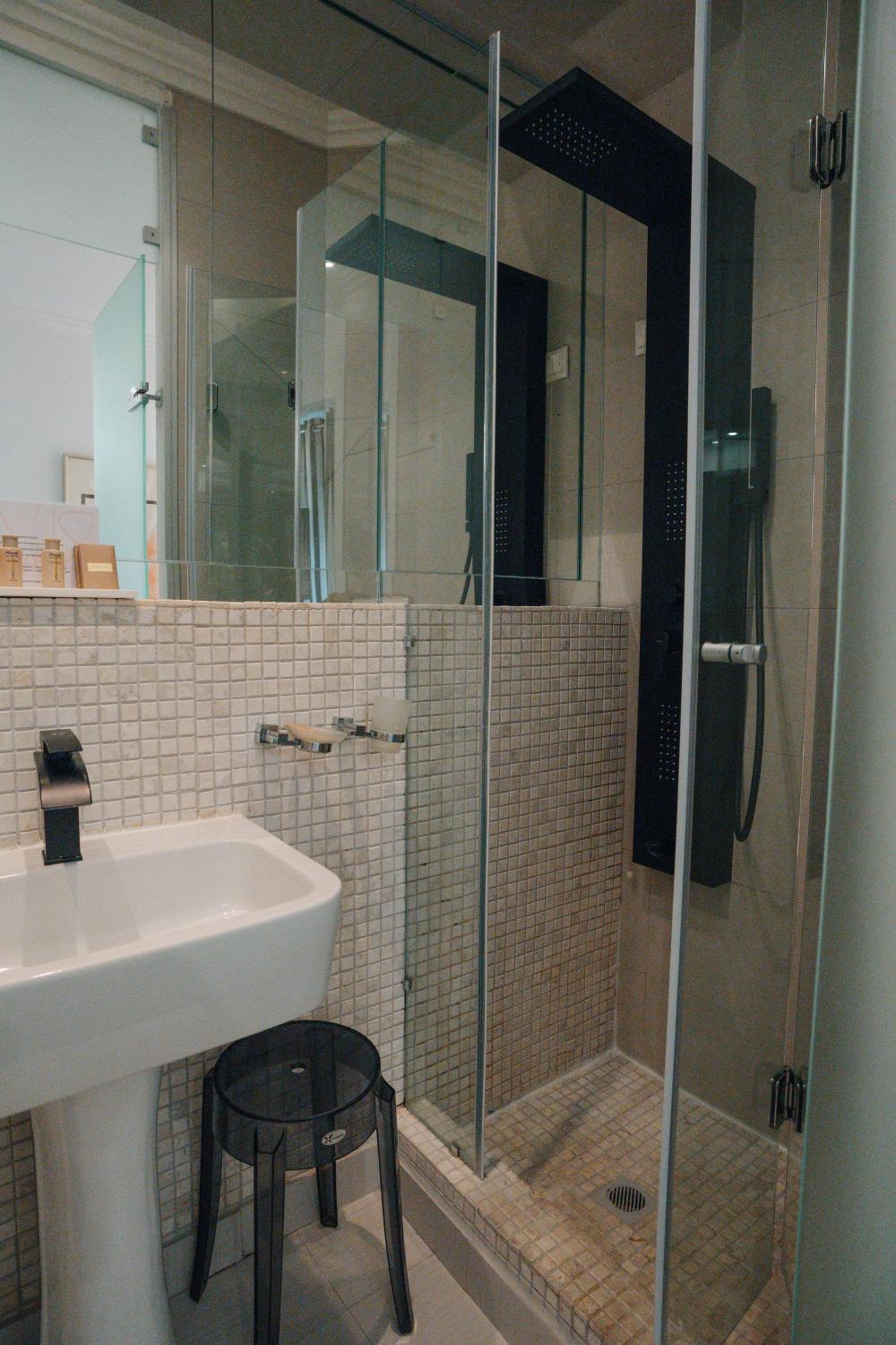 Small Double Room - Photo 11