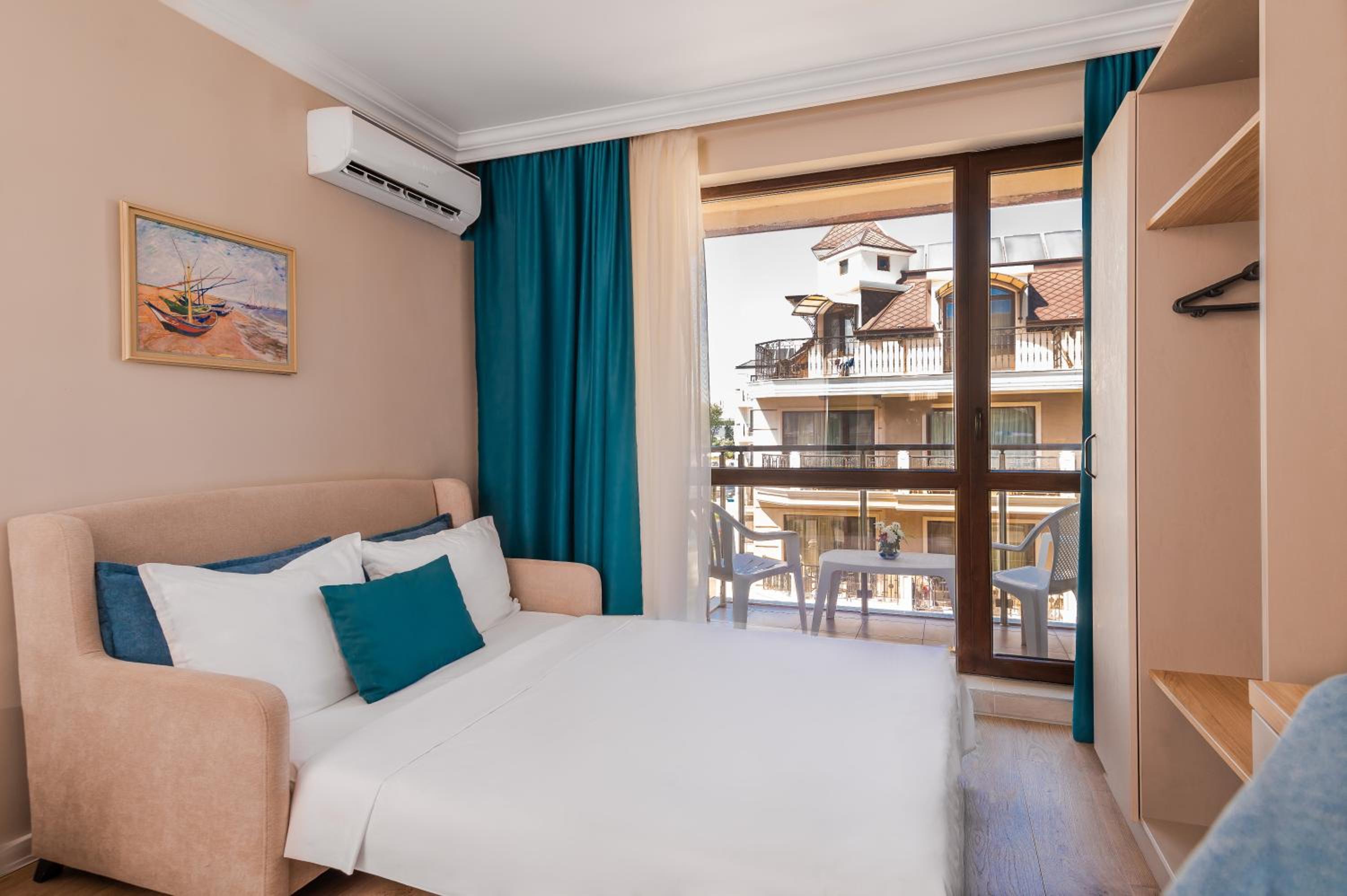 Deluxe Double or Twin Room with Garden View photo 1