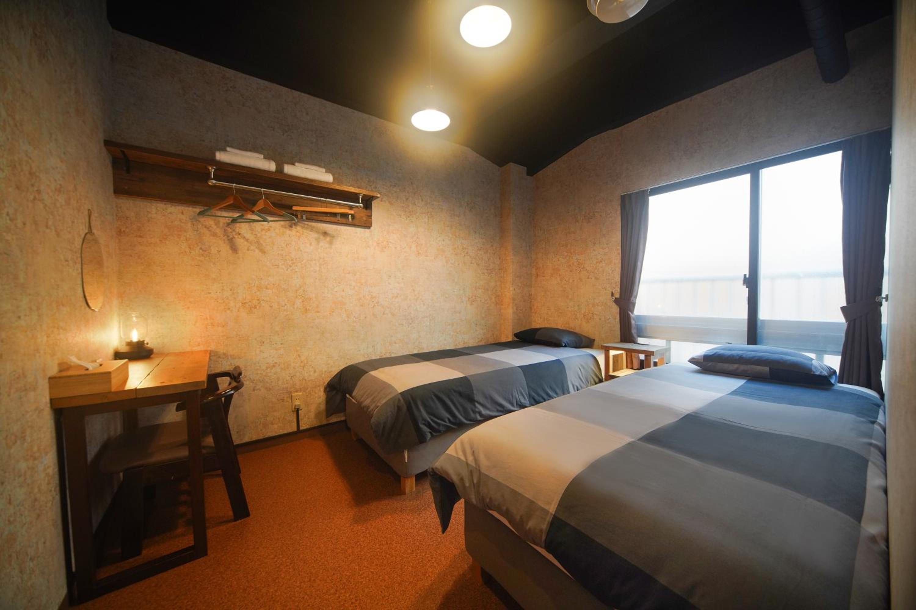 Five-Bedroom Deluxe Apartment