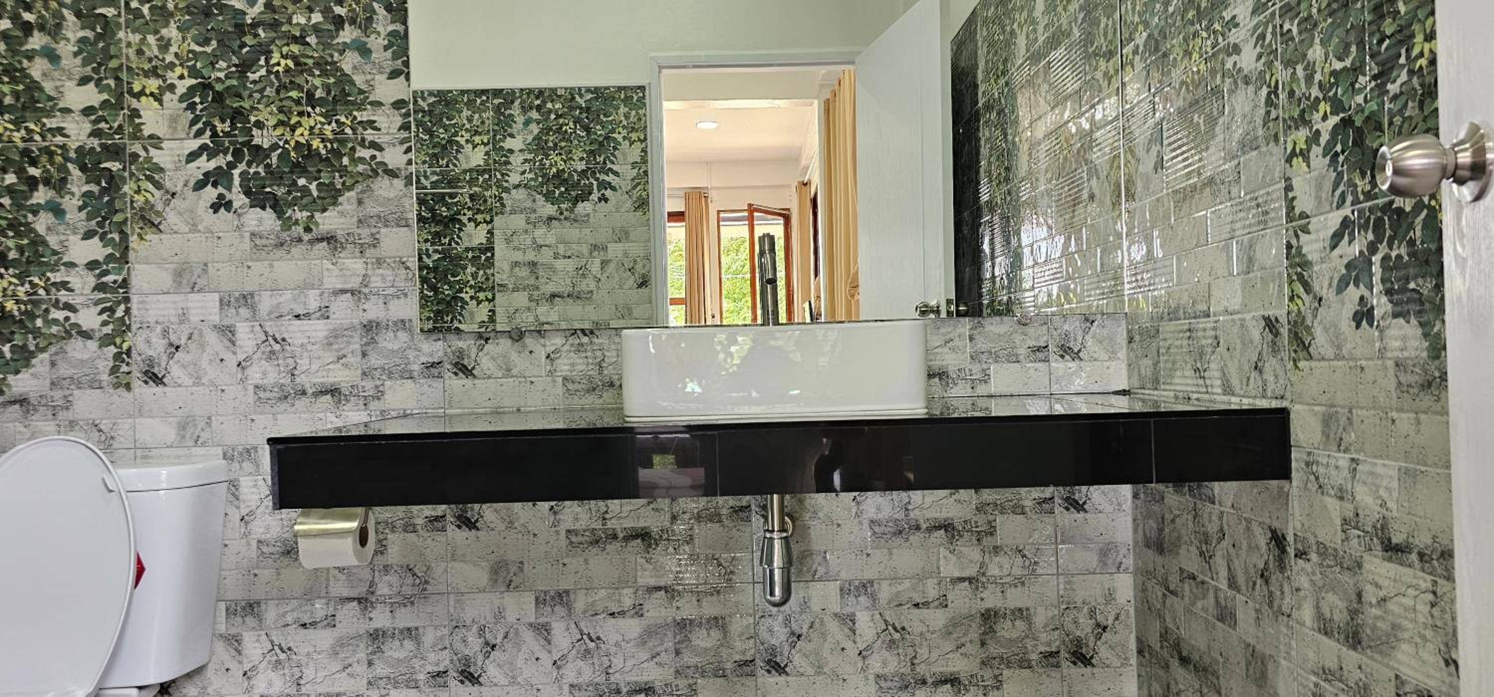 Standard Double or Twin Room with Sea View - Photo 8