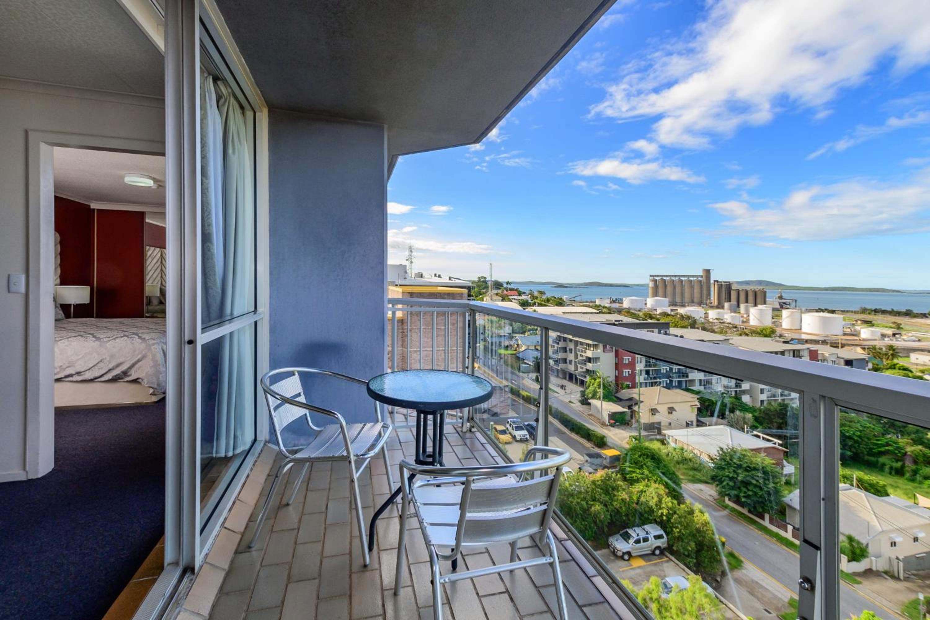 Apartment with View and Balcony photo 1