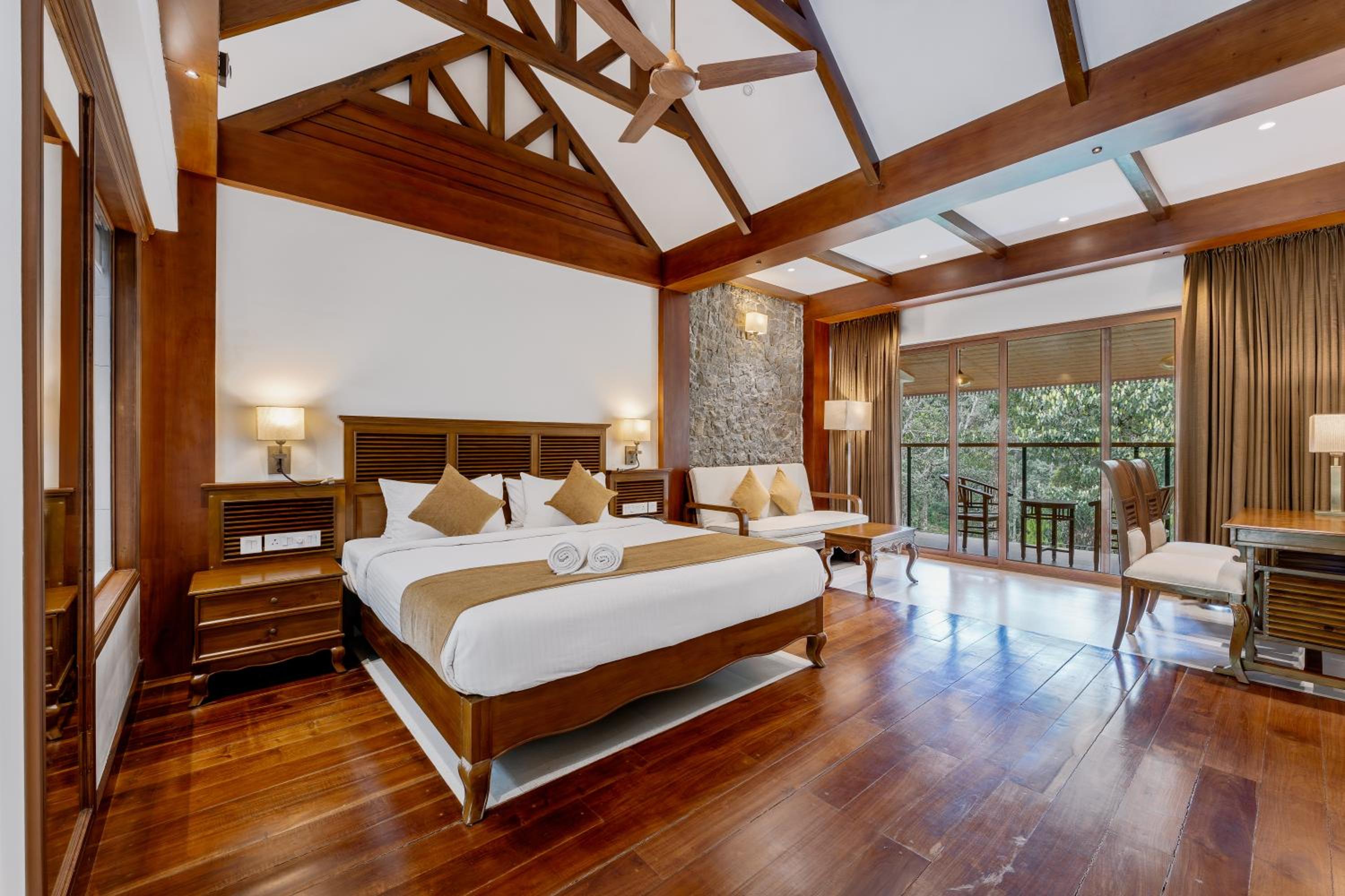 Suite Regal Enclave