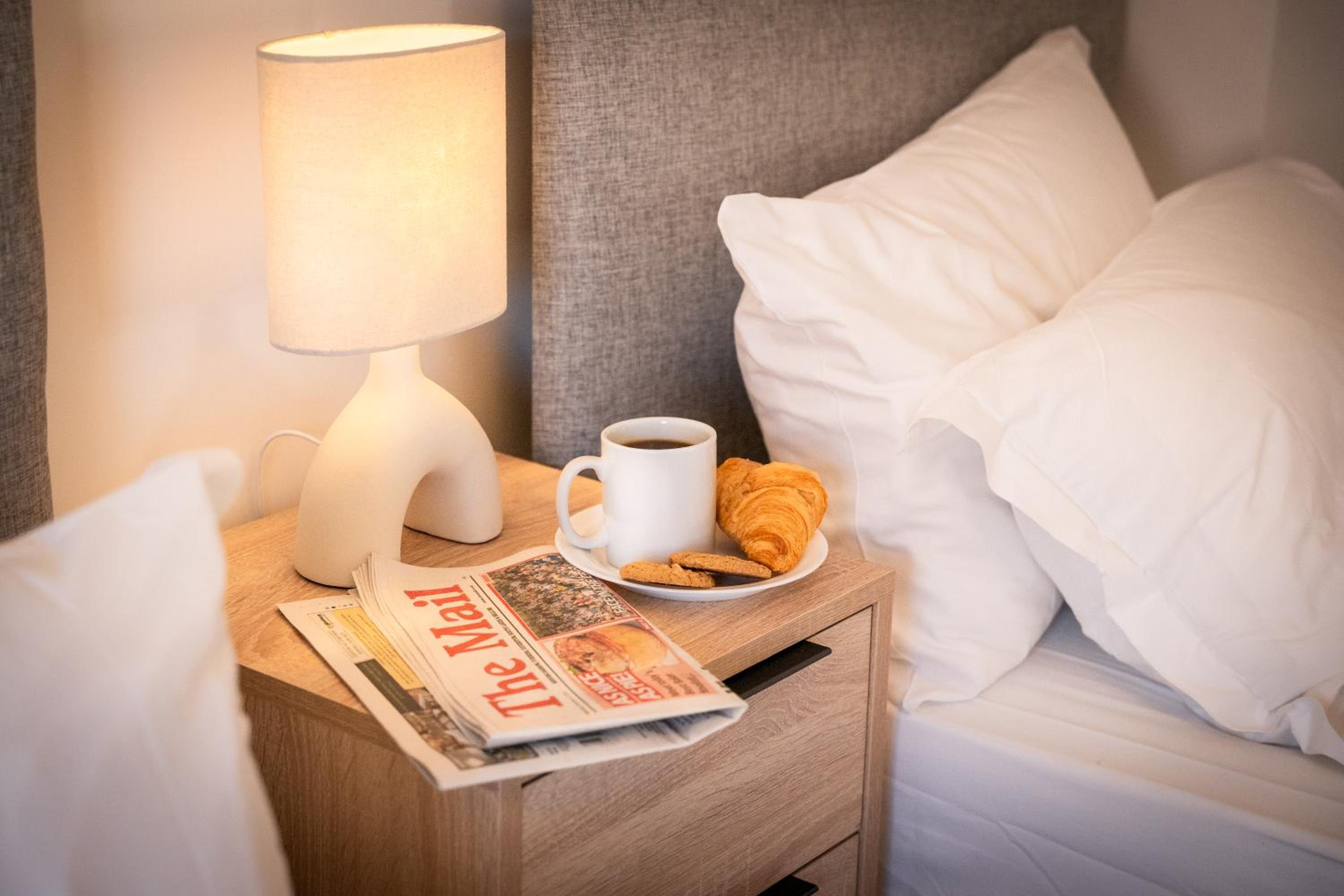 Deluxe Twin Pet-Friendly Room