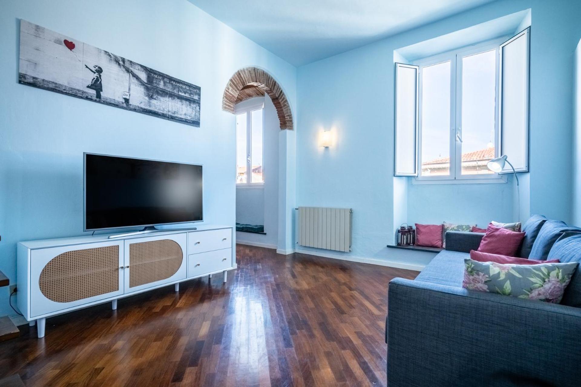 One-Bedroom Apartment photo 1