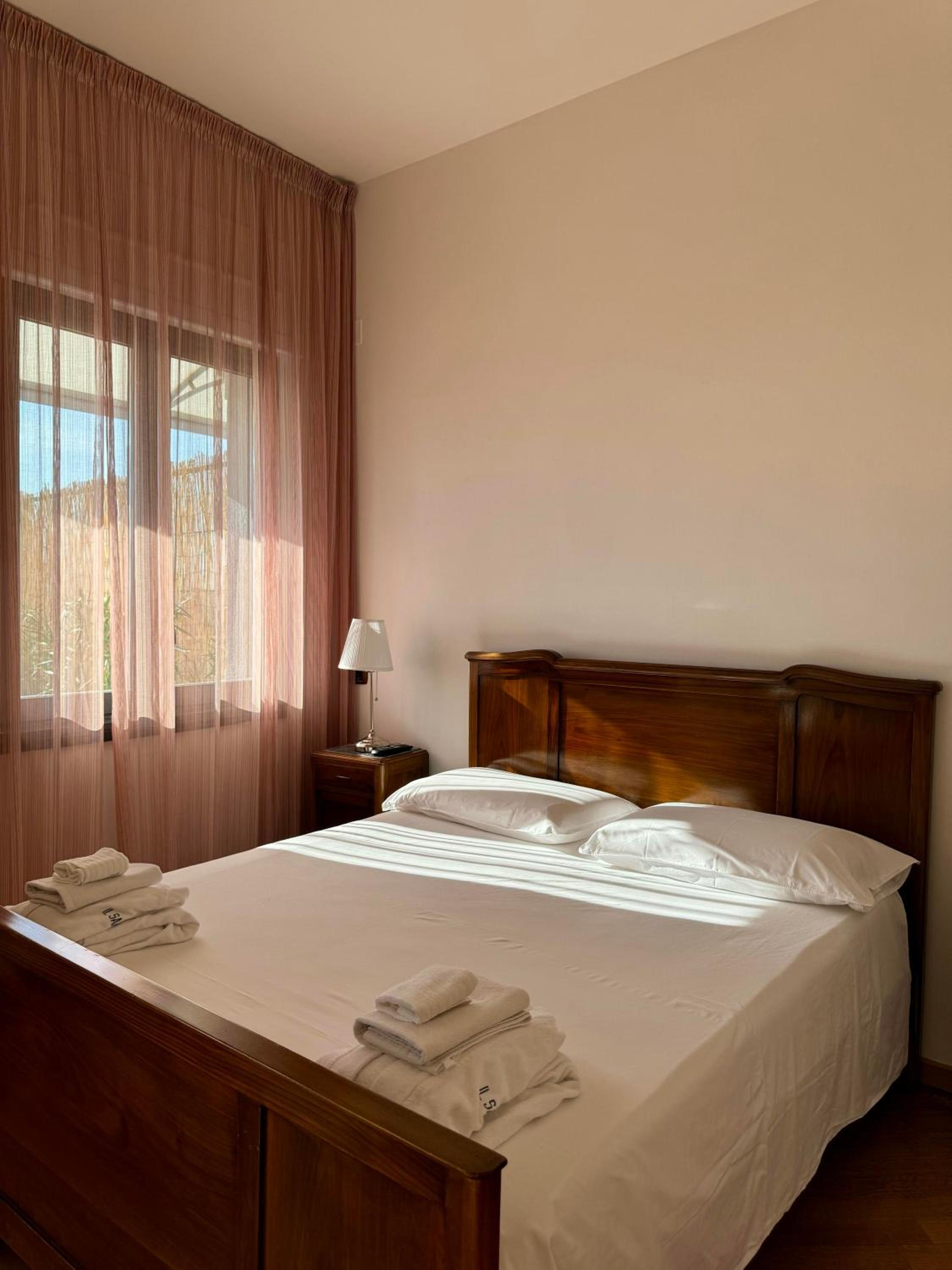 Deluxe Double Room photo 3