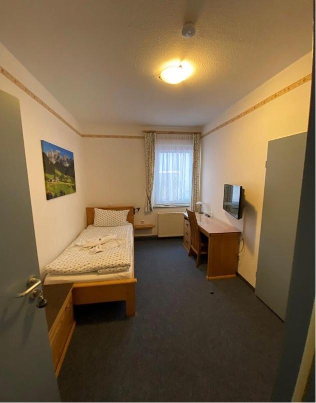 Single Room photo 2
