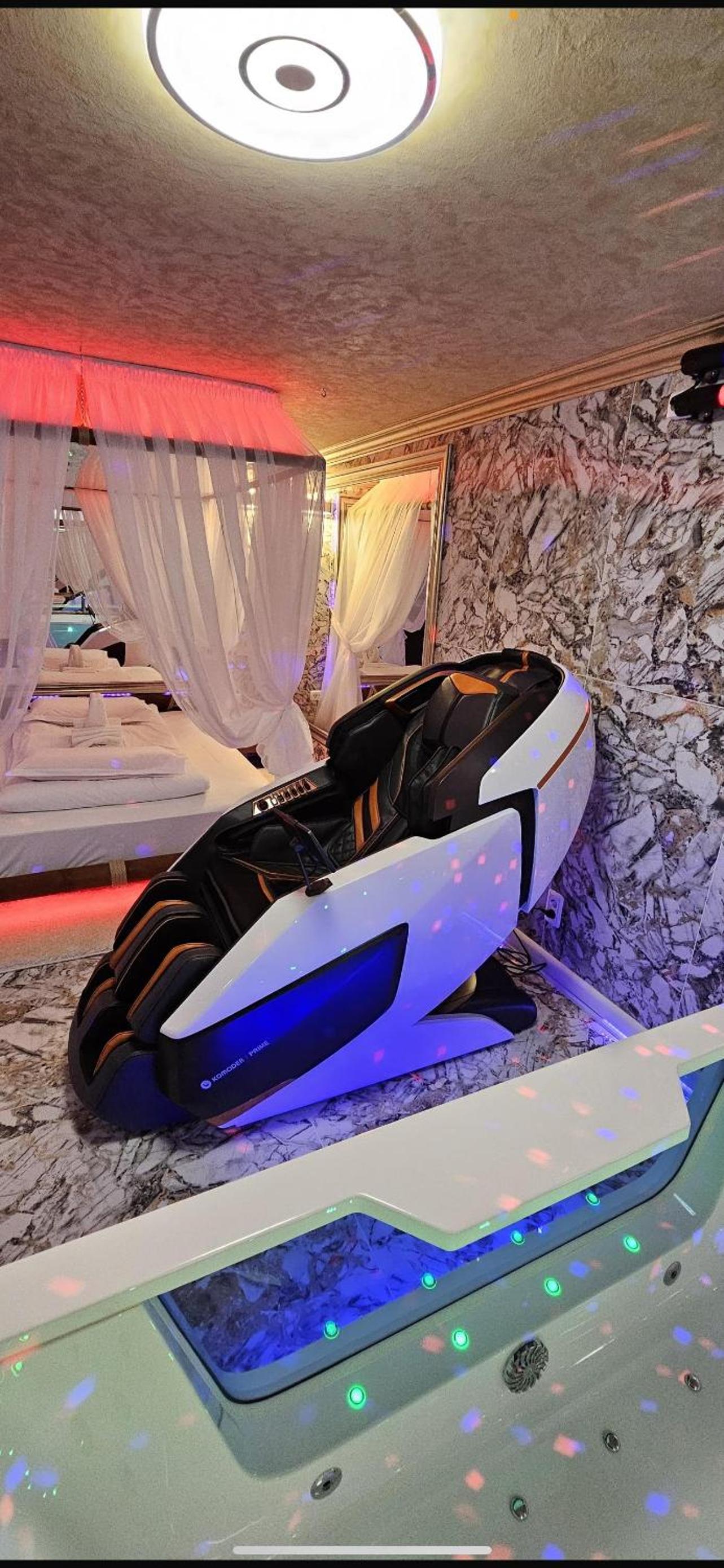 King Room with Spa Bath