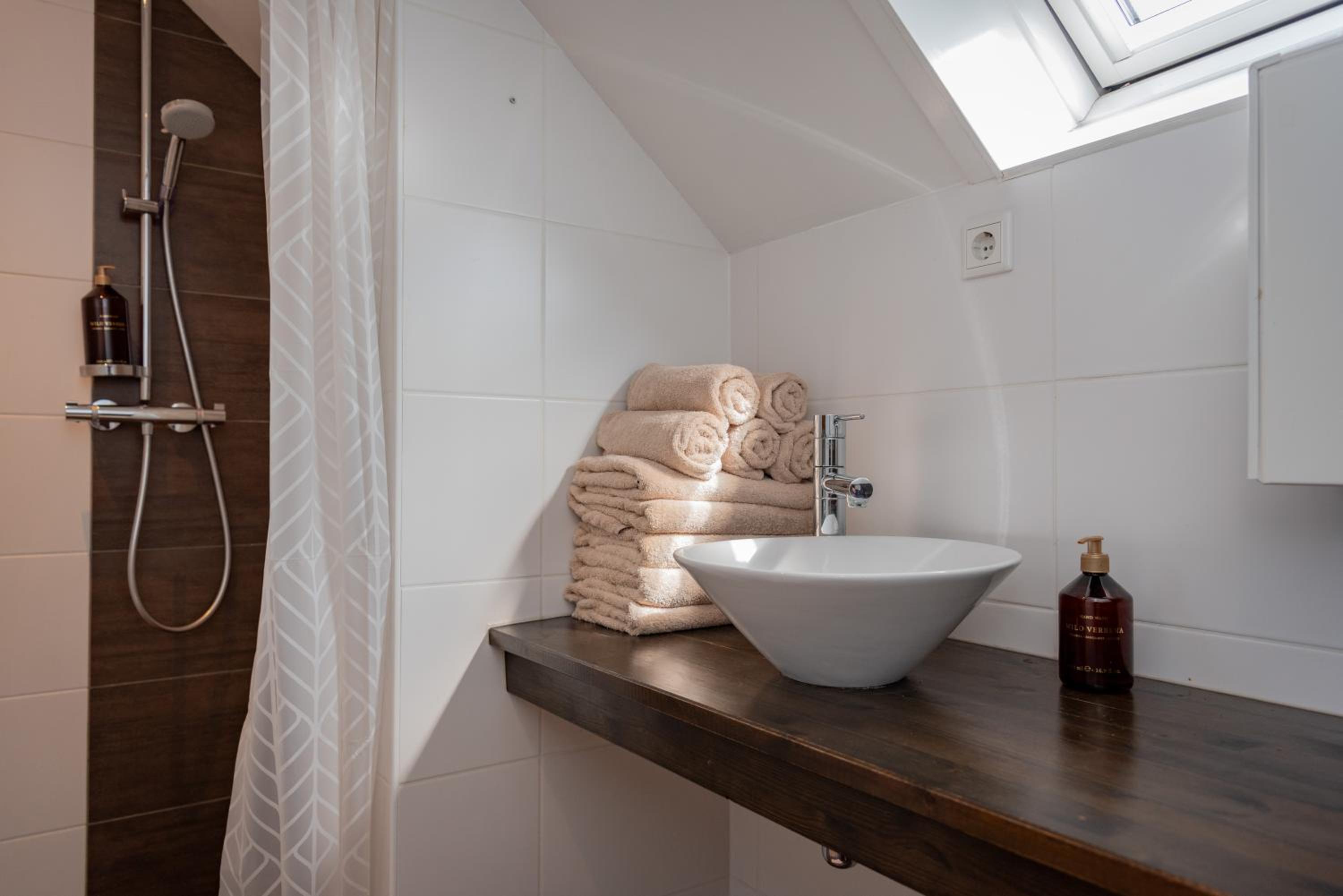Double or Twin Room with Private Bathroom photo 2