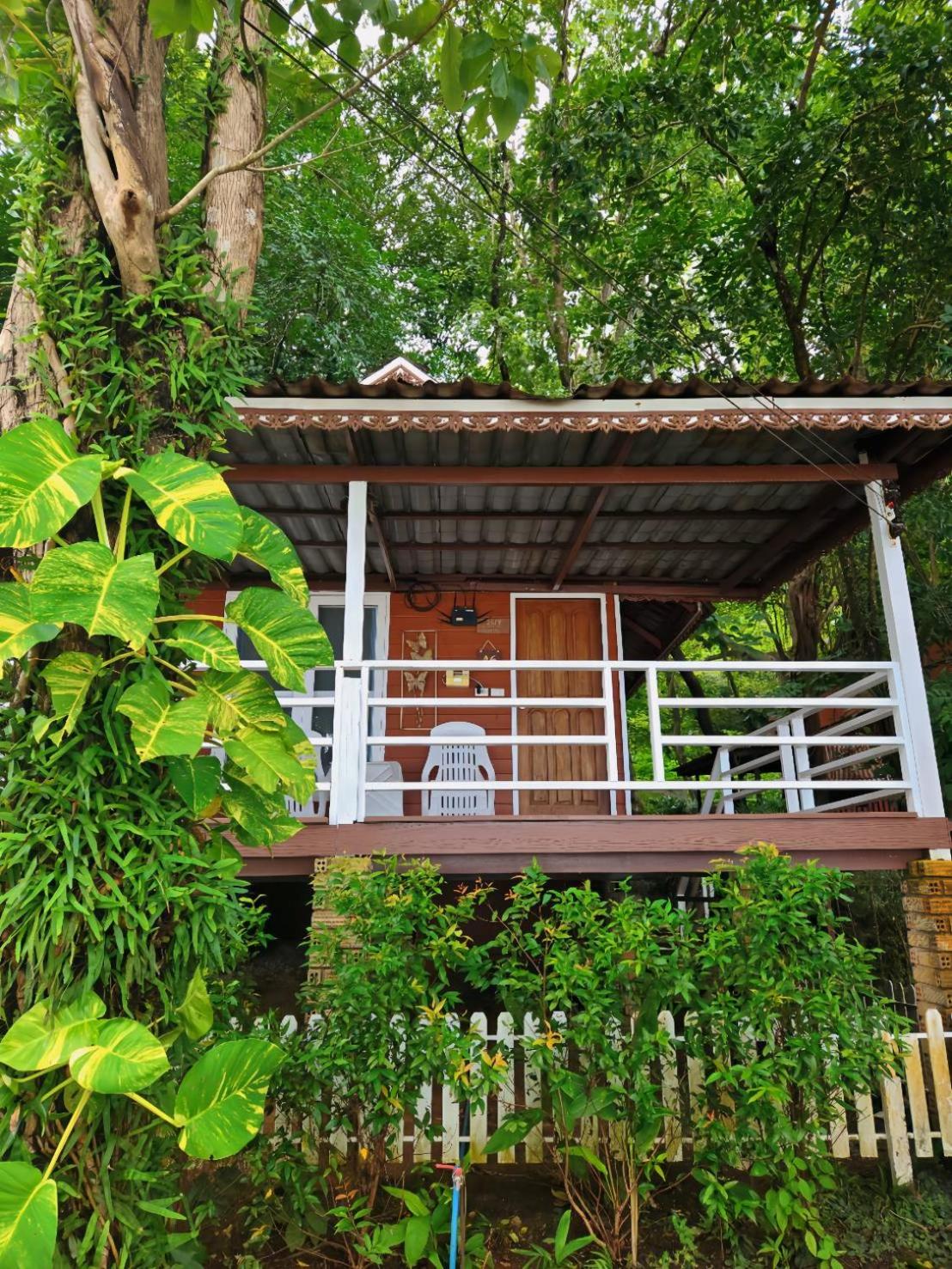 Deluxe Bungalow with Sea View - Photo 6