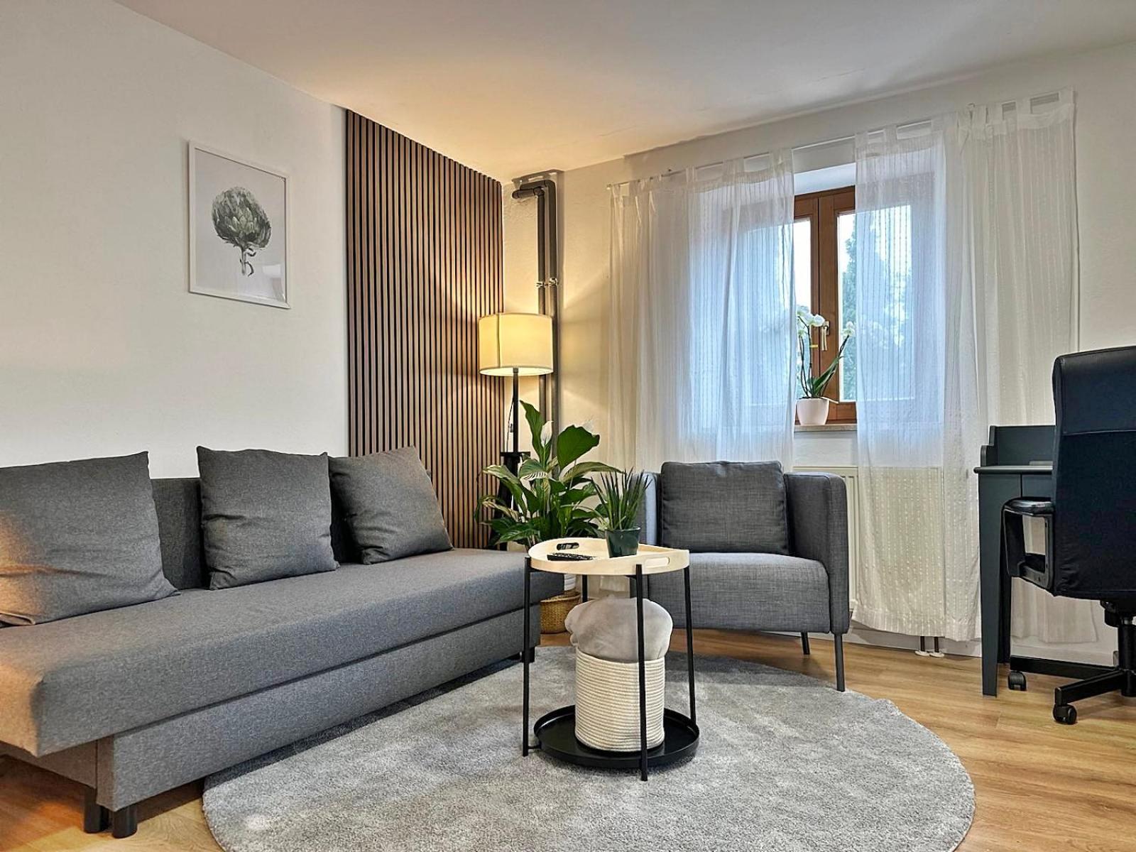 One-Bedroom Apartment photo 1